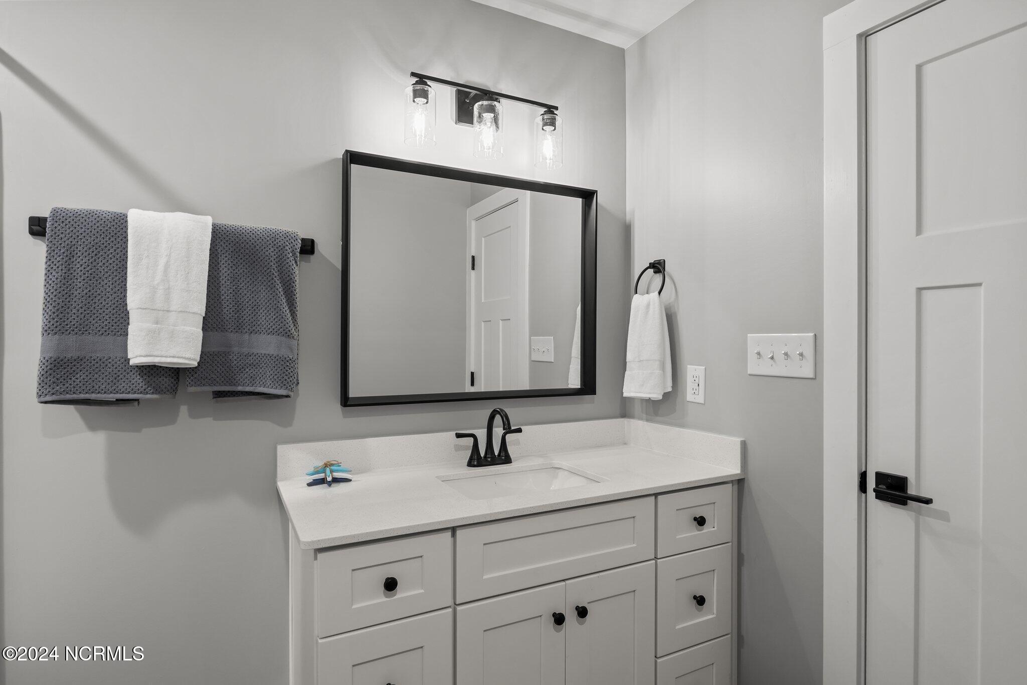 100493314 | Photo 25