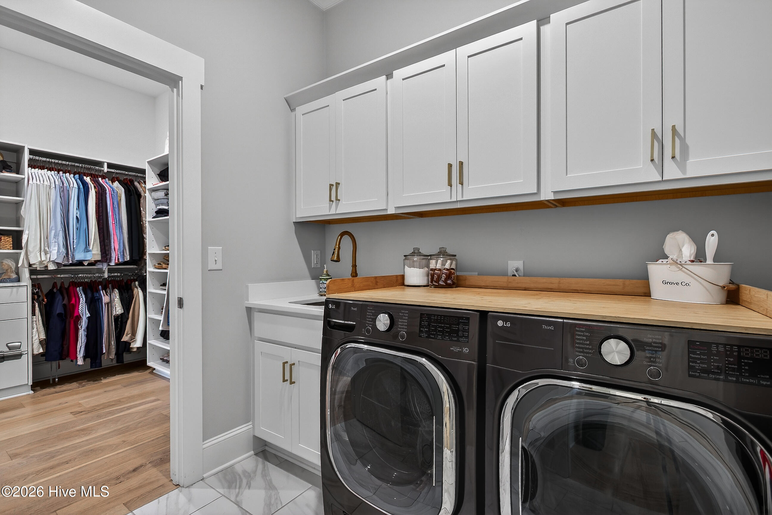 100564541 | Photo 35