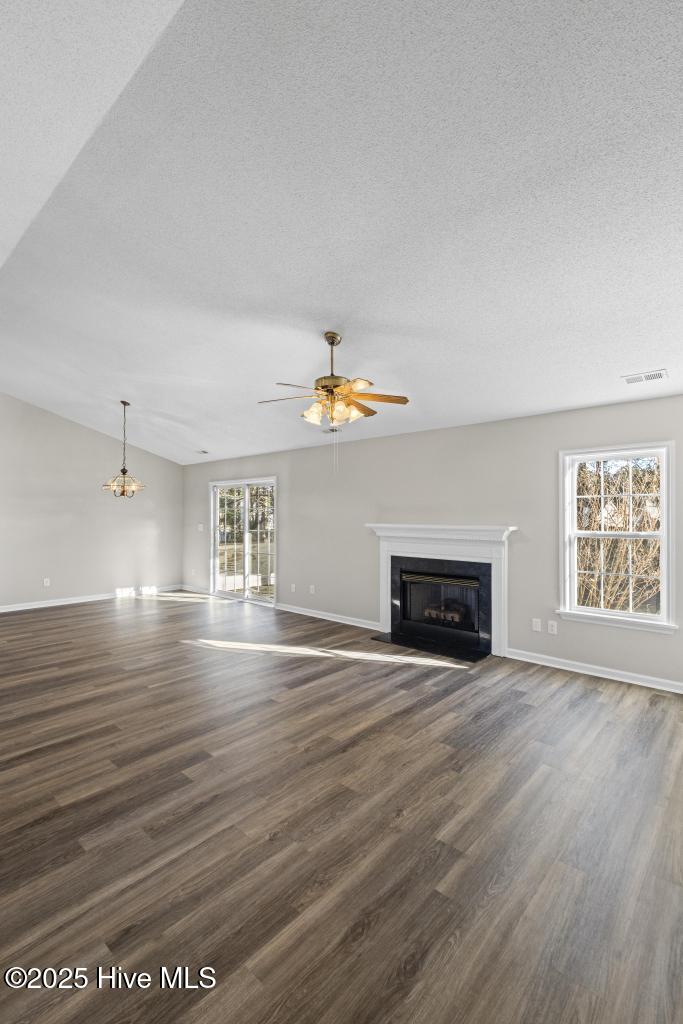 100546857 | Photo 11