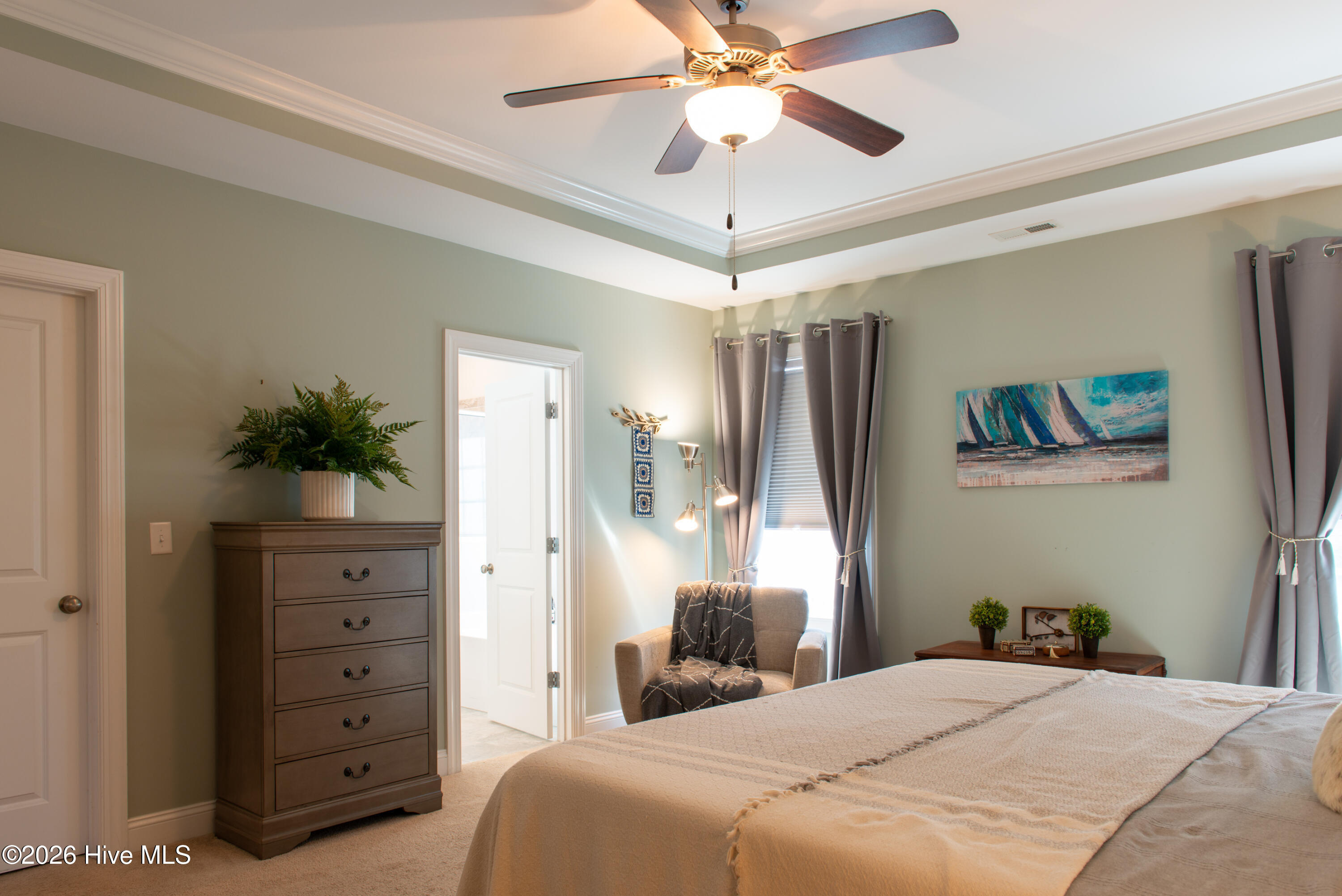 100568036 | Photo 38