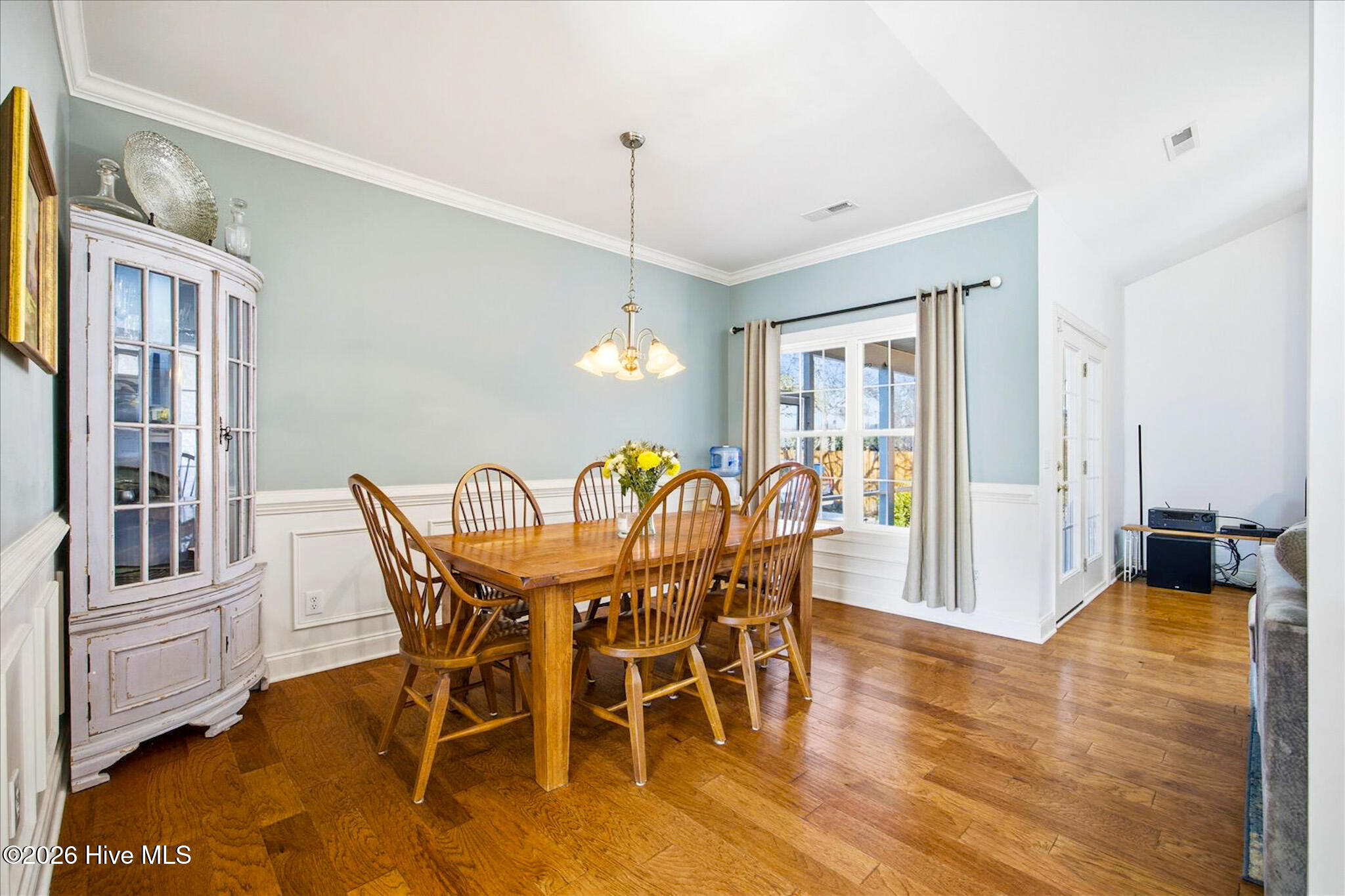 100554989 | Photo 13