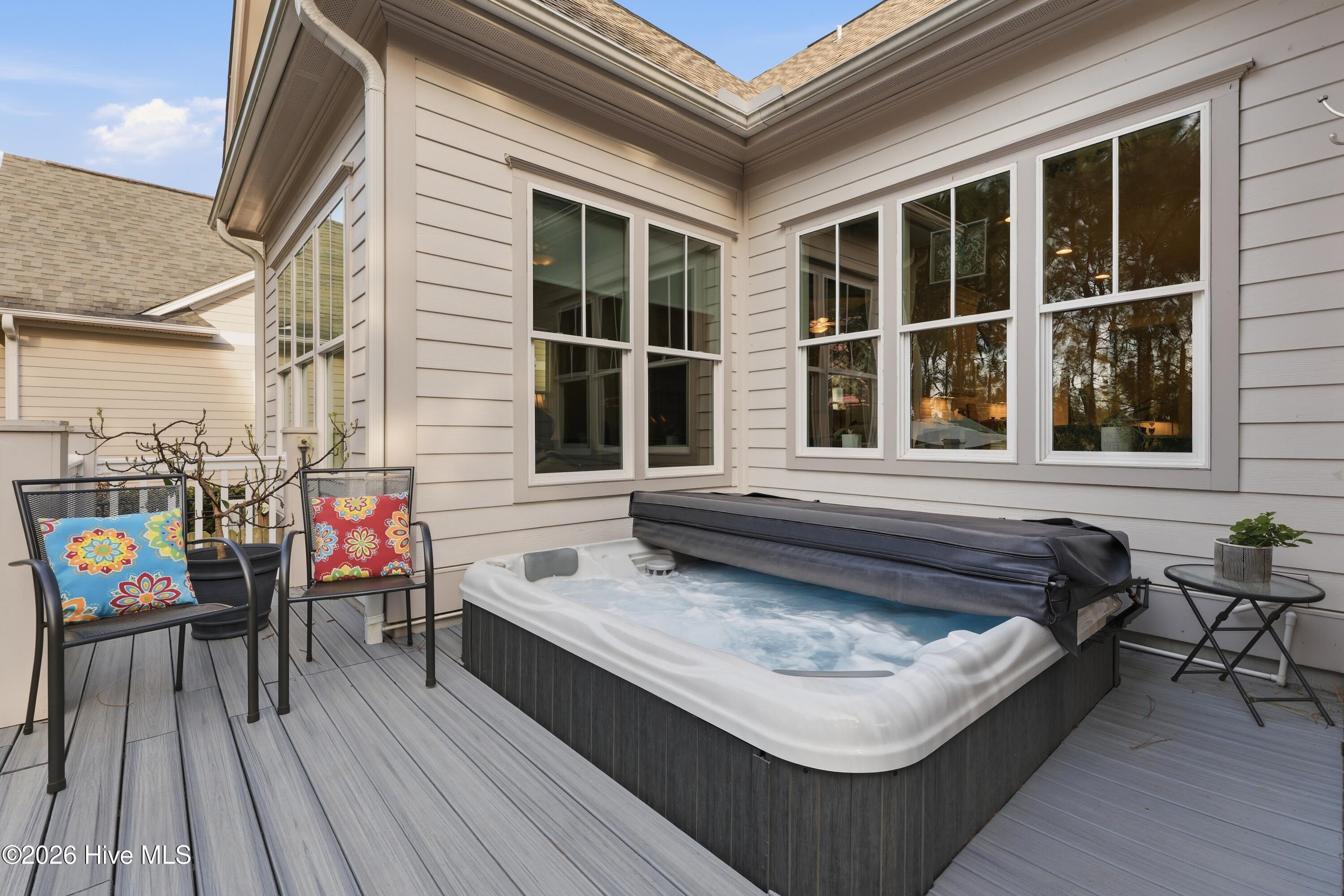 100560697 | Photo 19