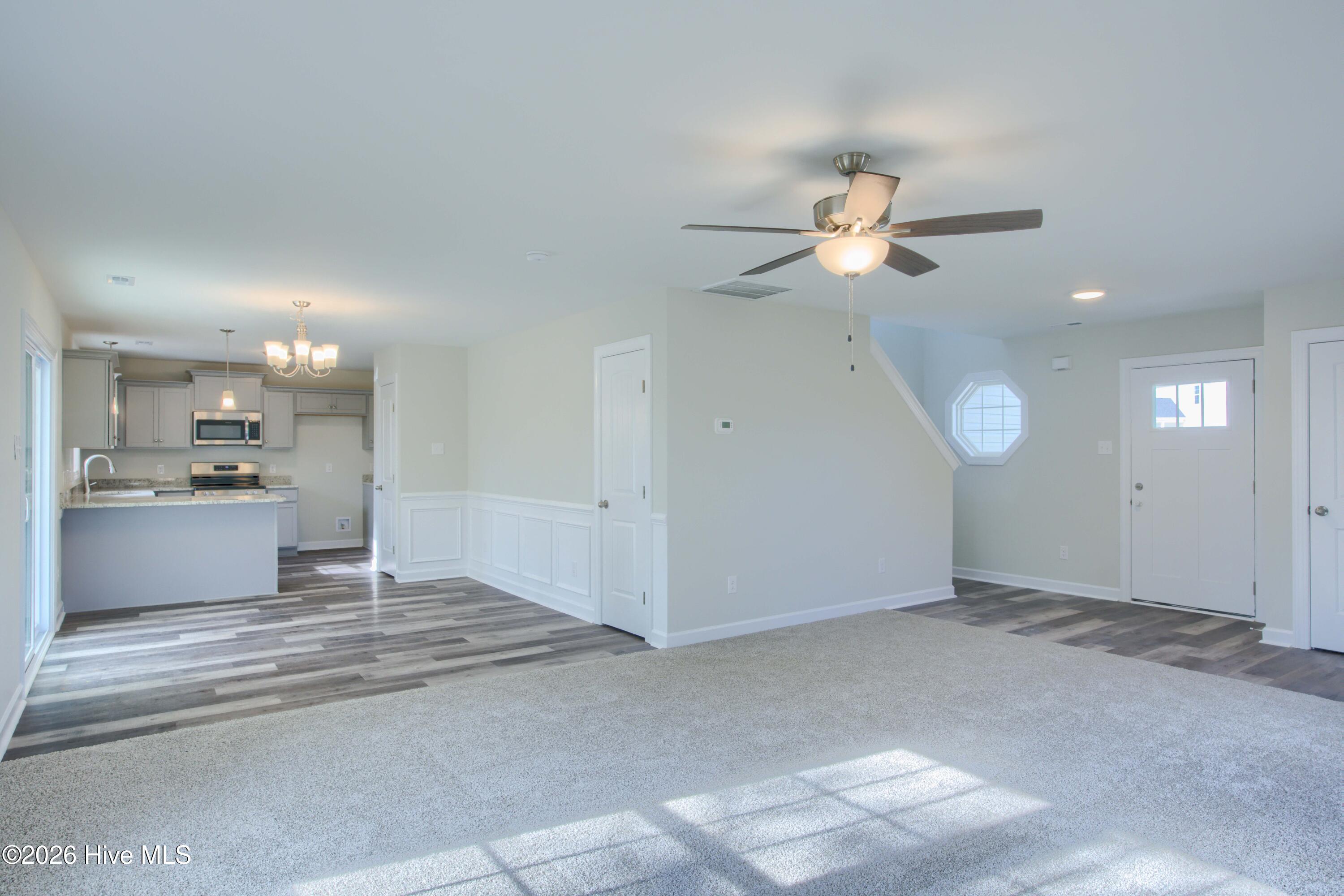 100526871 | Photo 23