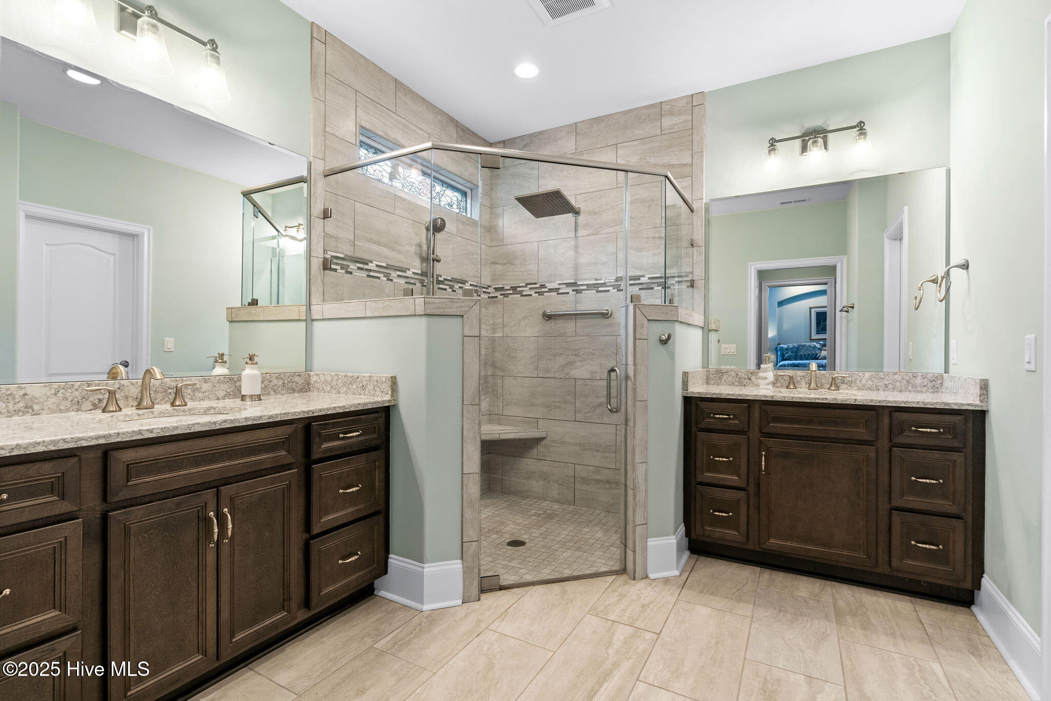 100553022 | Photo 29