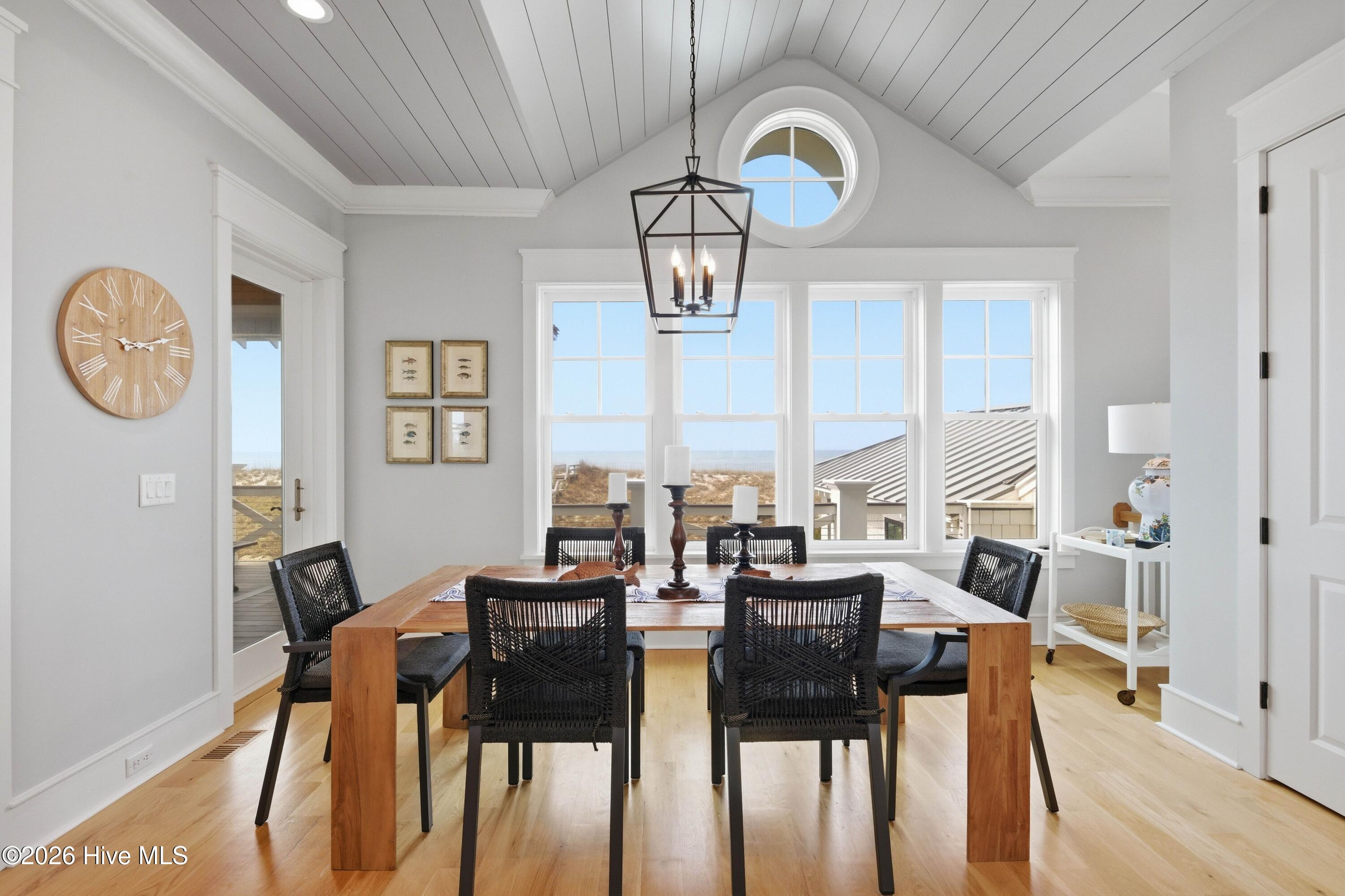 100564328 | Photo 17