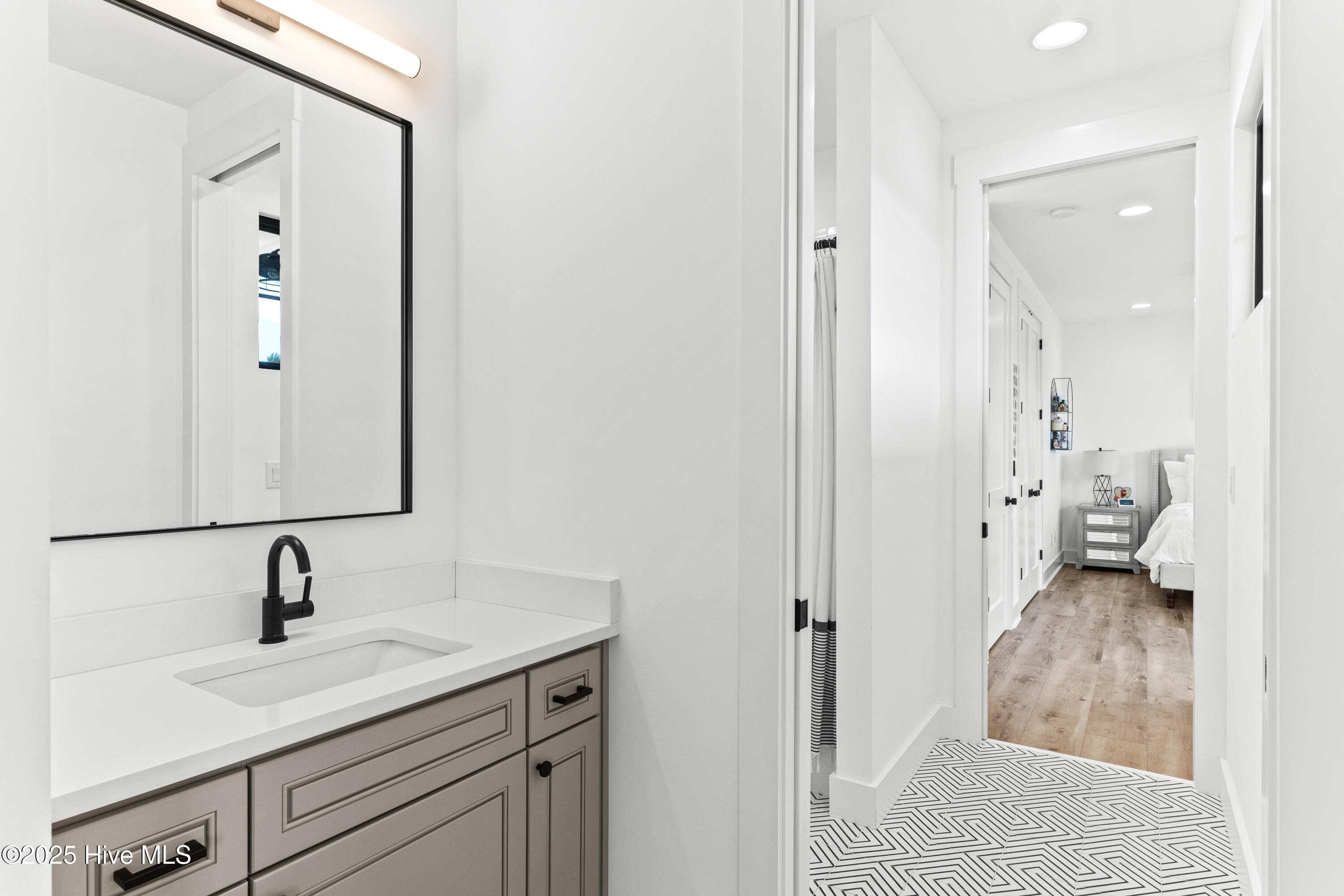 100534624 | Photo 42