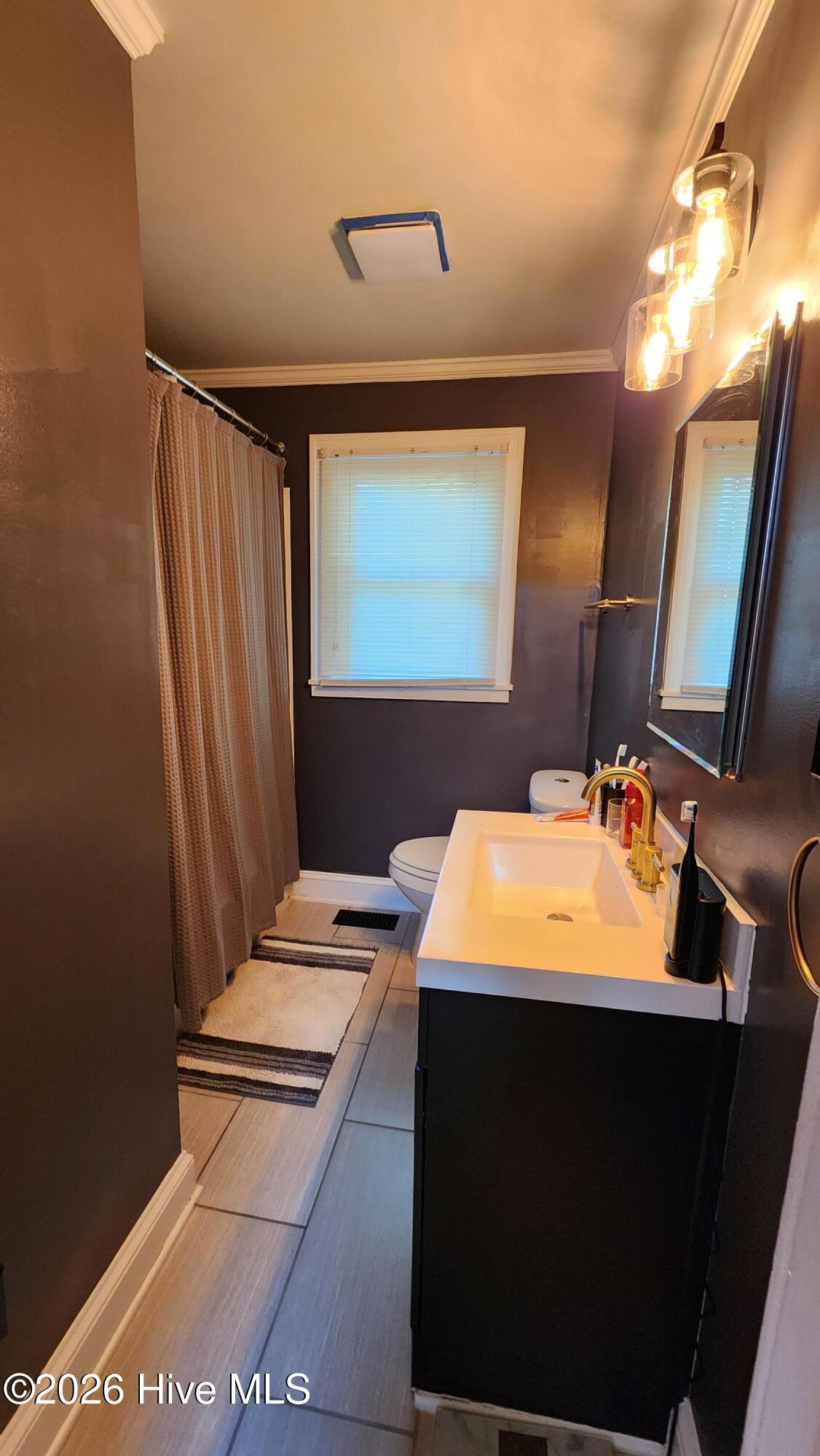 100567972 | Photo 12