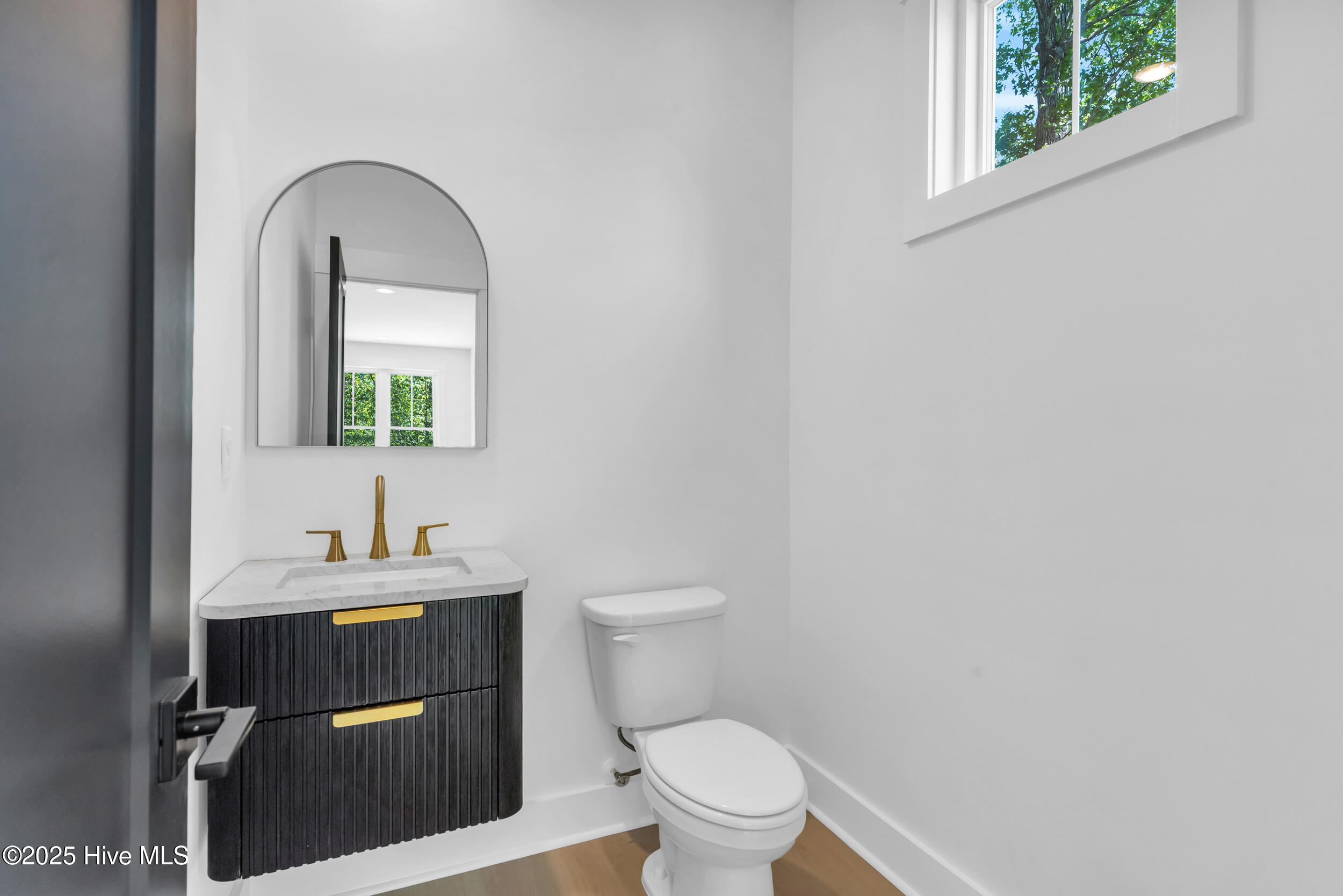 100501521 | Photo 15