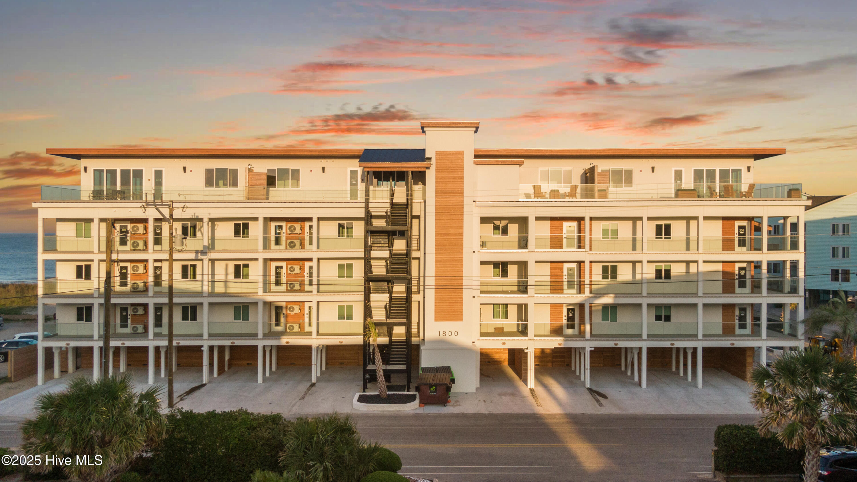 100523211 | Photo 39