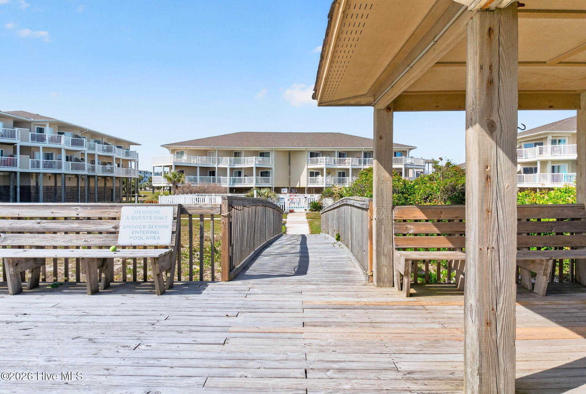 100570514 | Photo 53