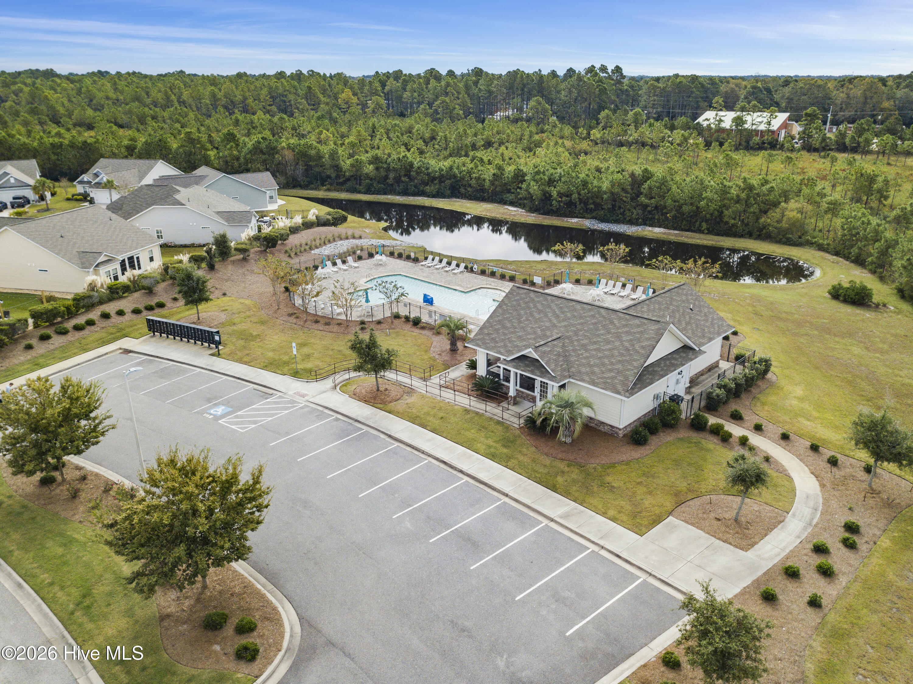 100560764 | Photo 40