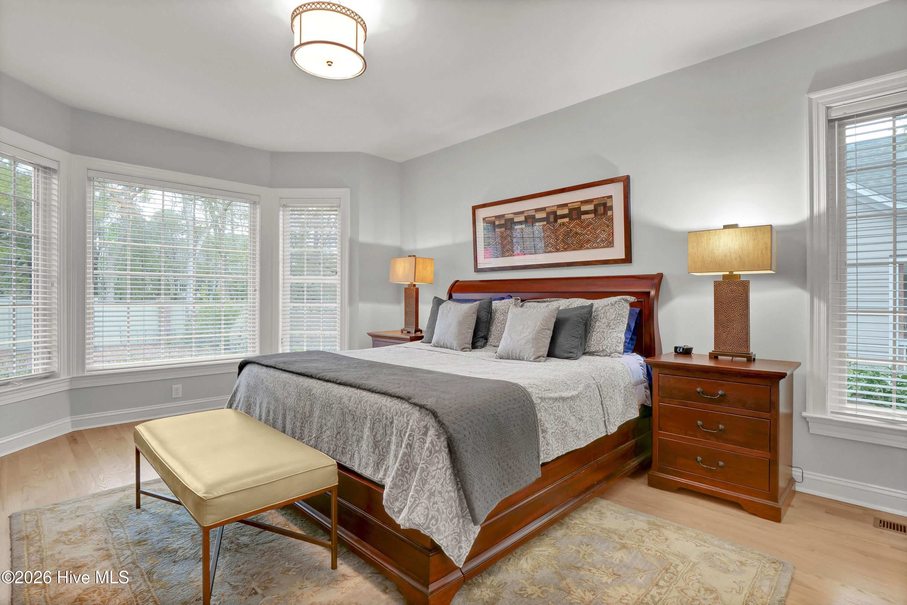 100563212 | Photo 22