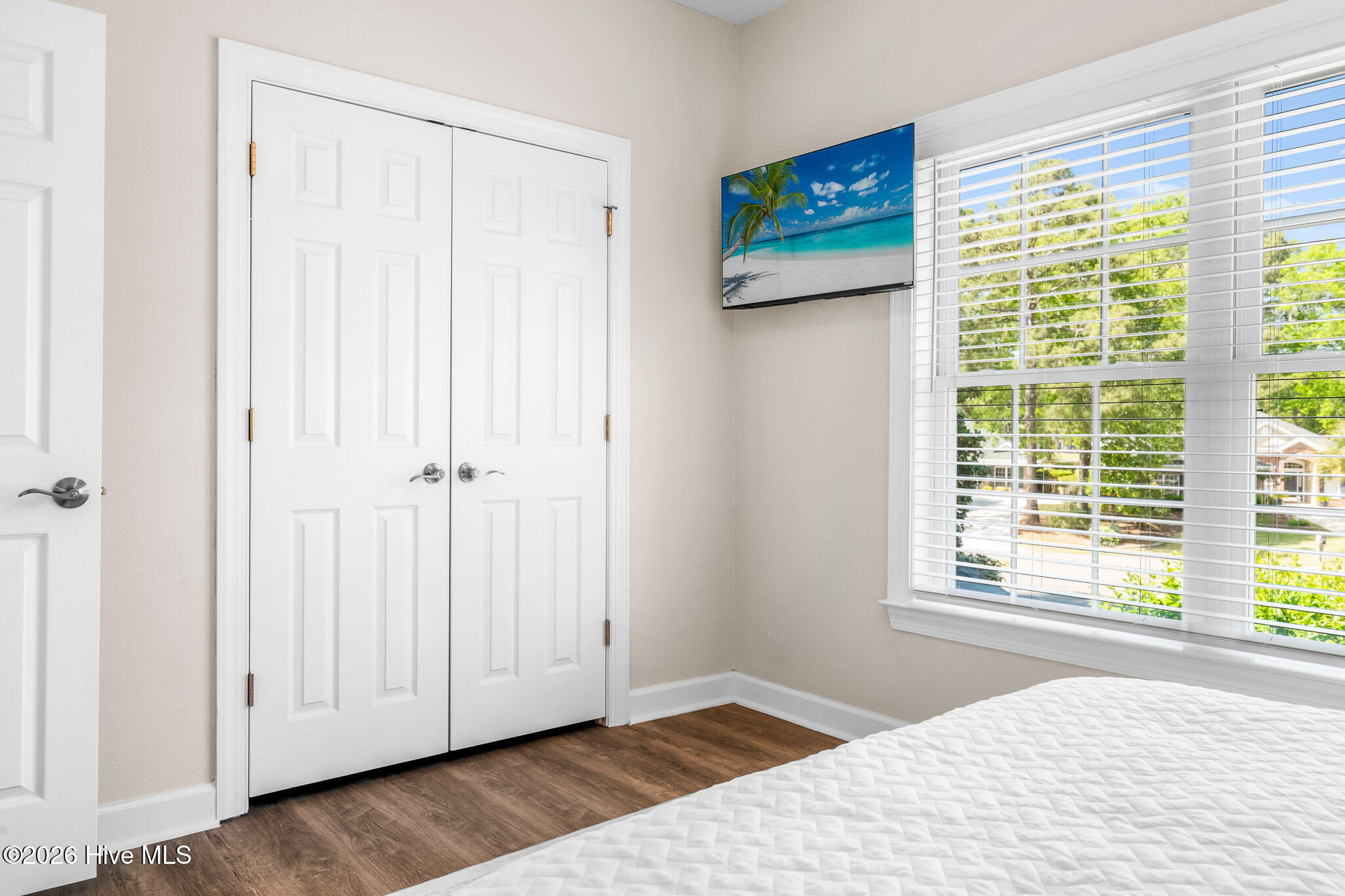 100568438 | Photo 40