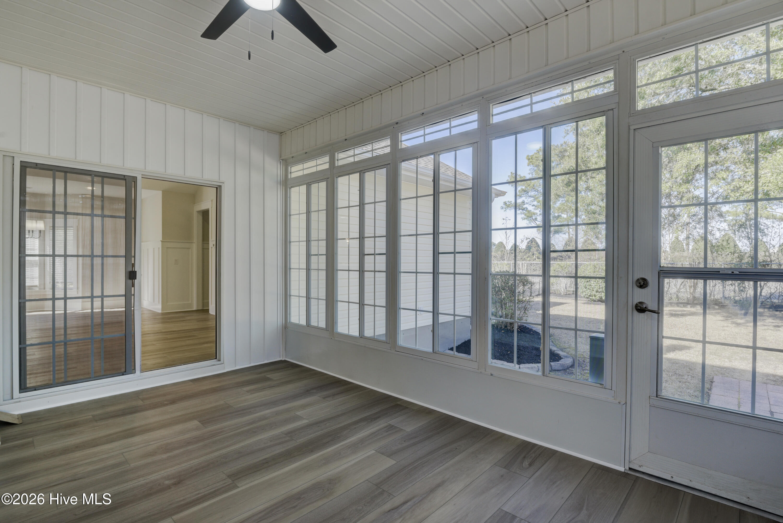 100559237 | Photo 22