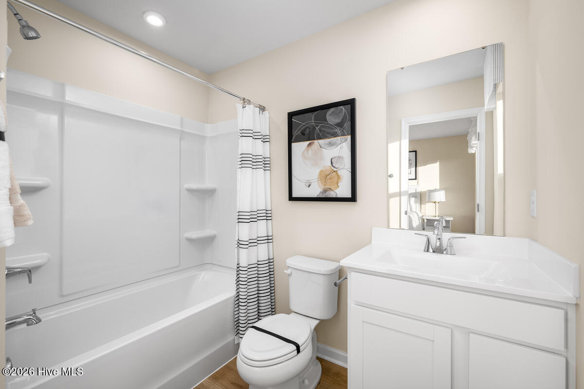 100564715 | Photo 16