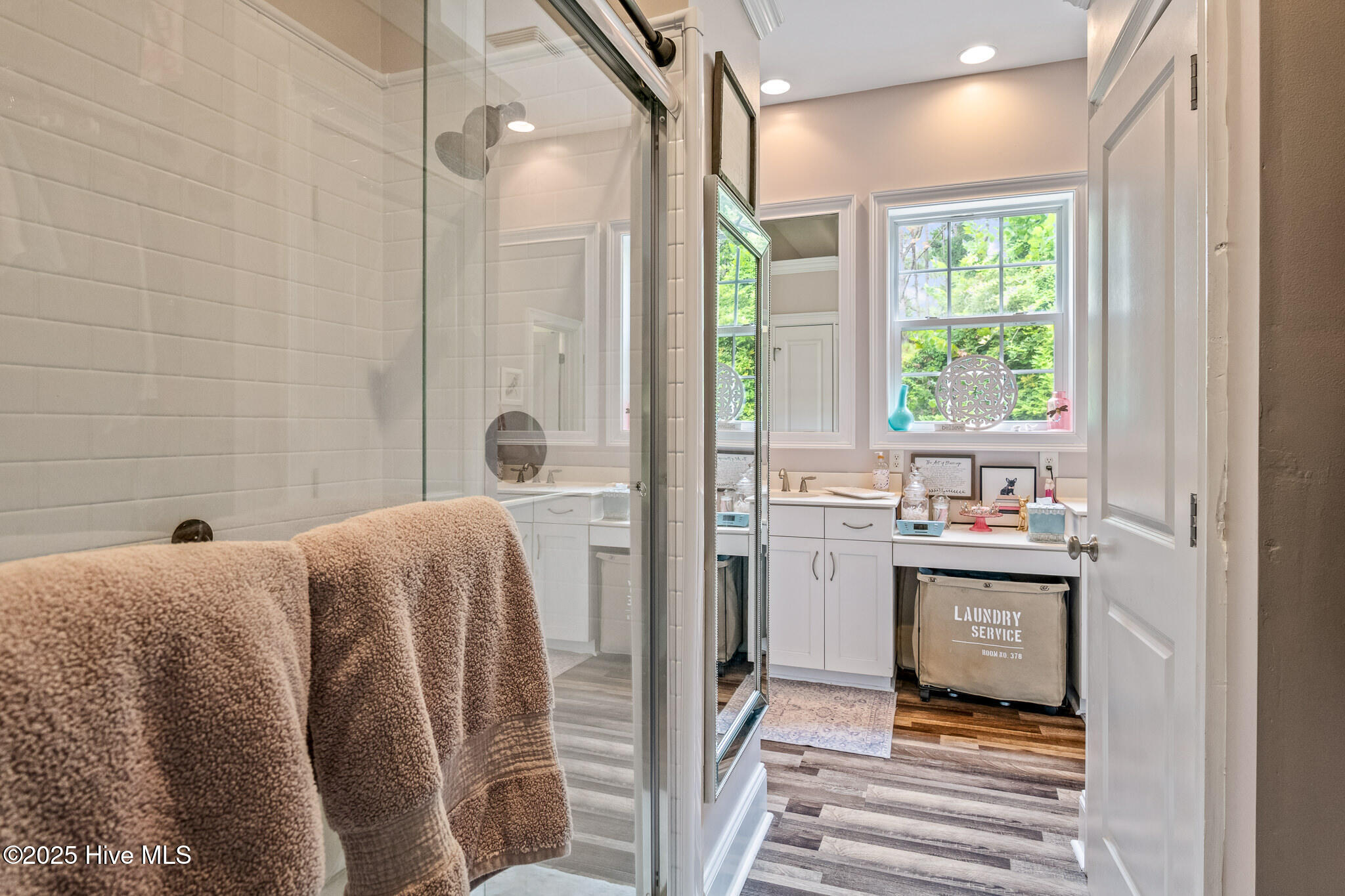 100532229 | Photo 15