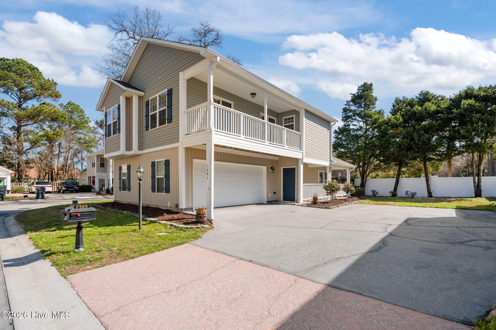 100559197 | Photo 59