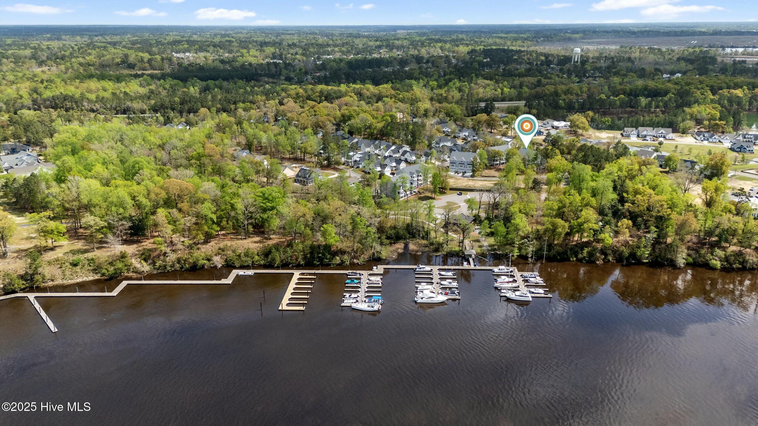 100498490 | Photo 51