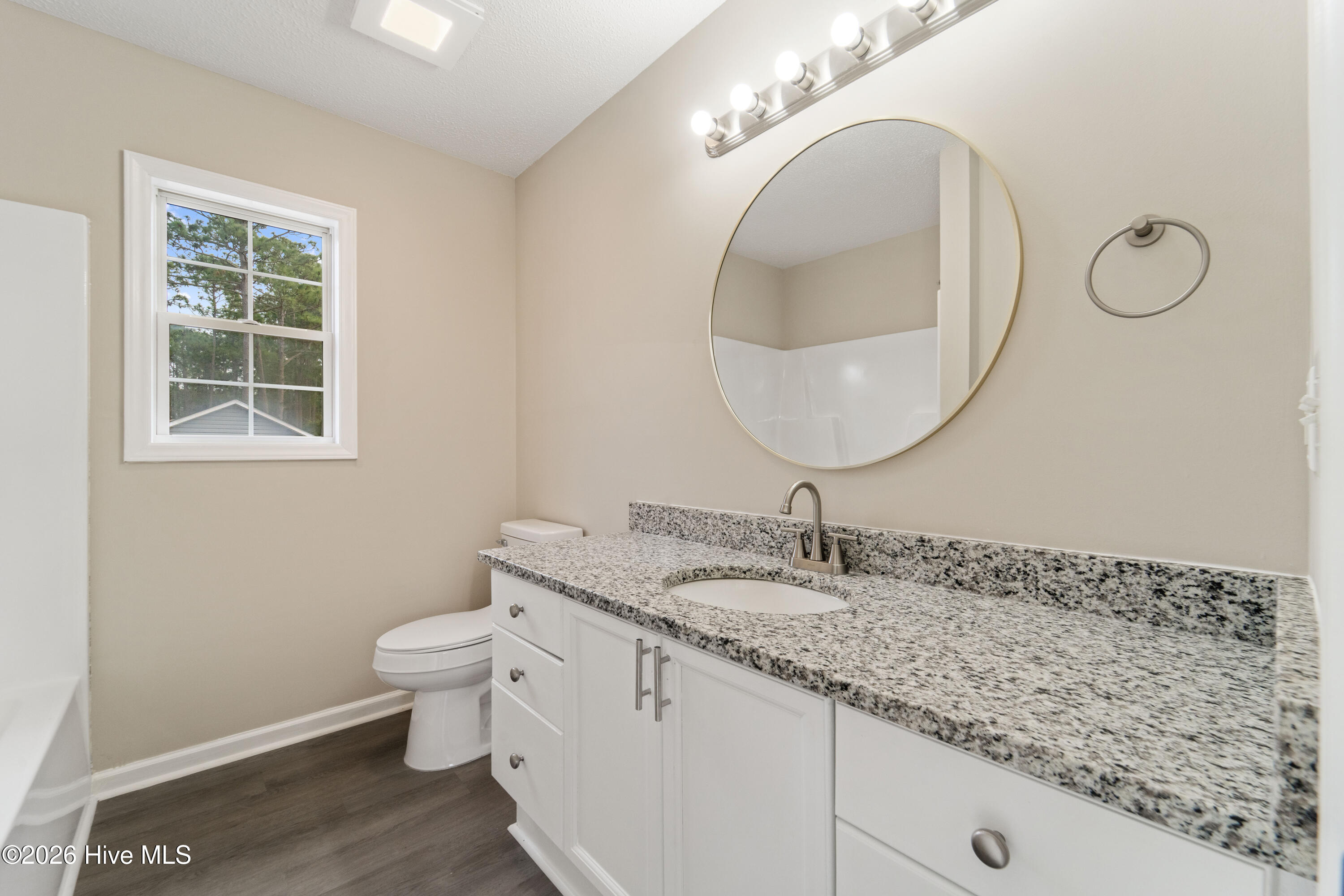 100551599 | Photo 24