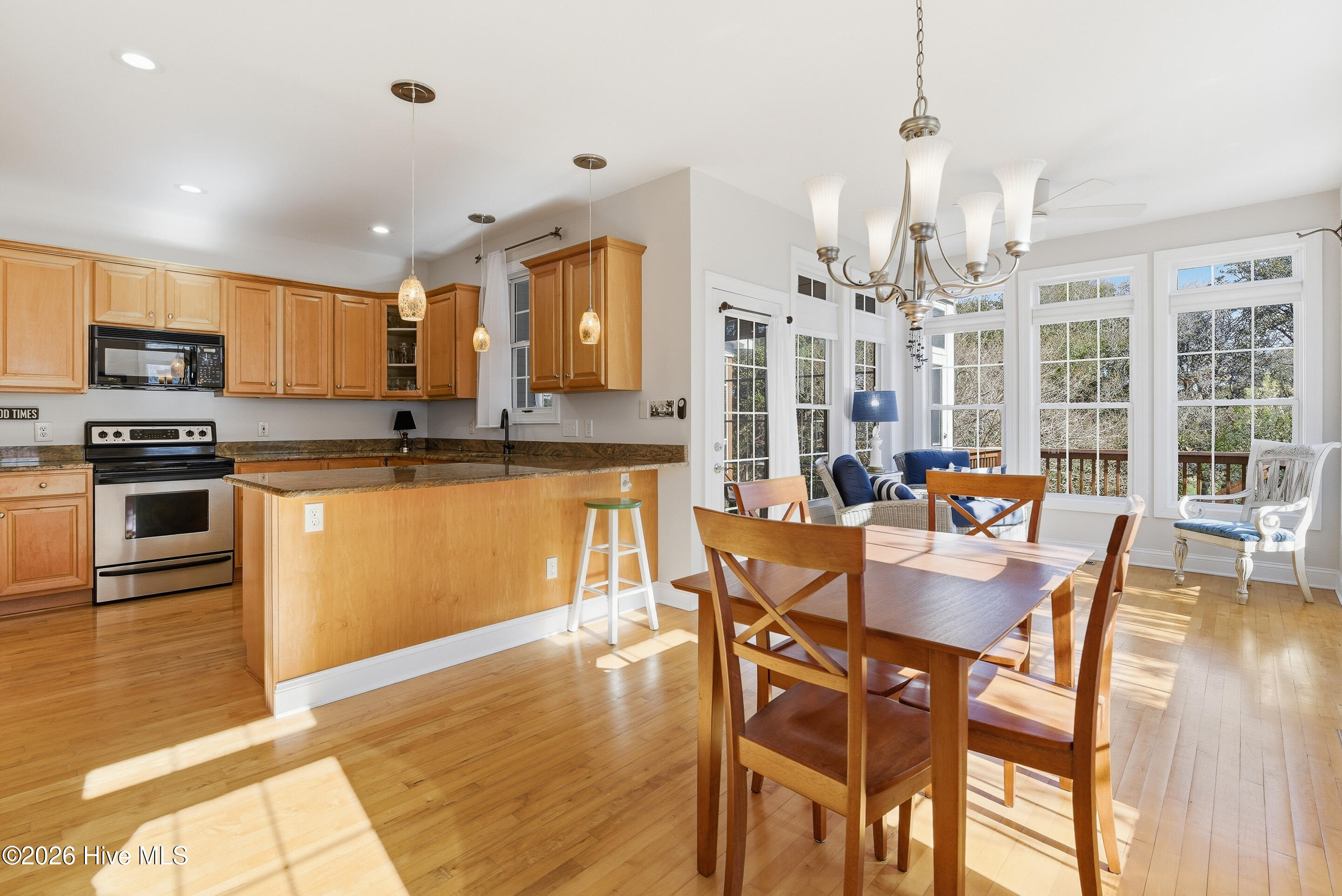 100561643 | Photo 20