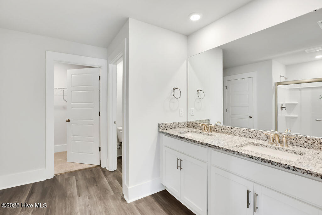 100544659 | Photo 23