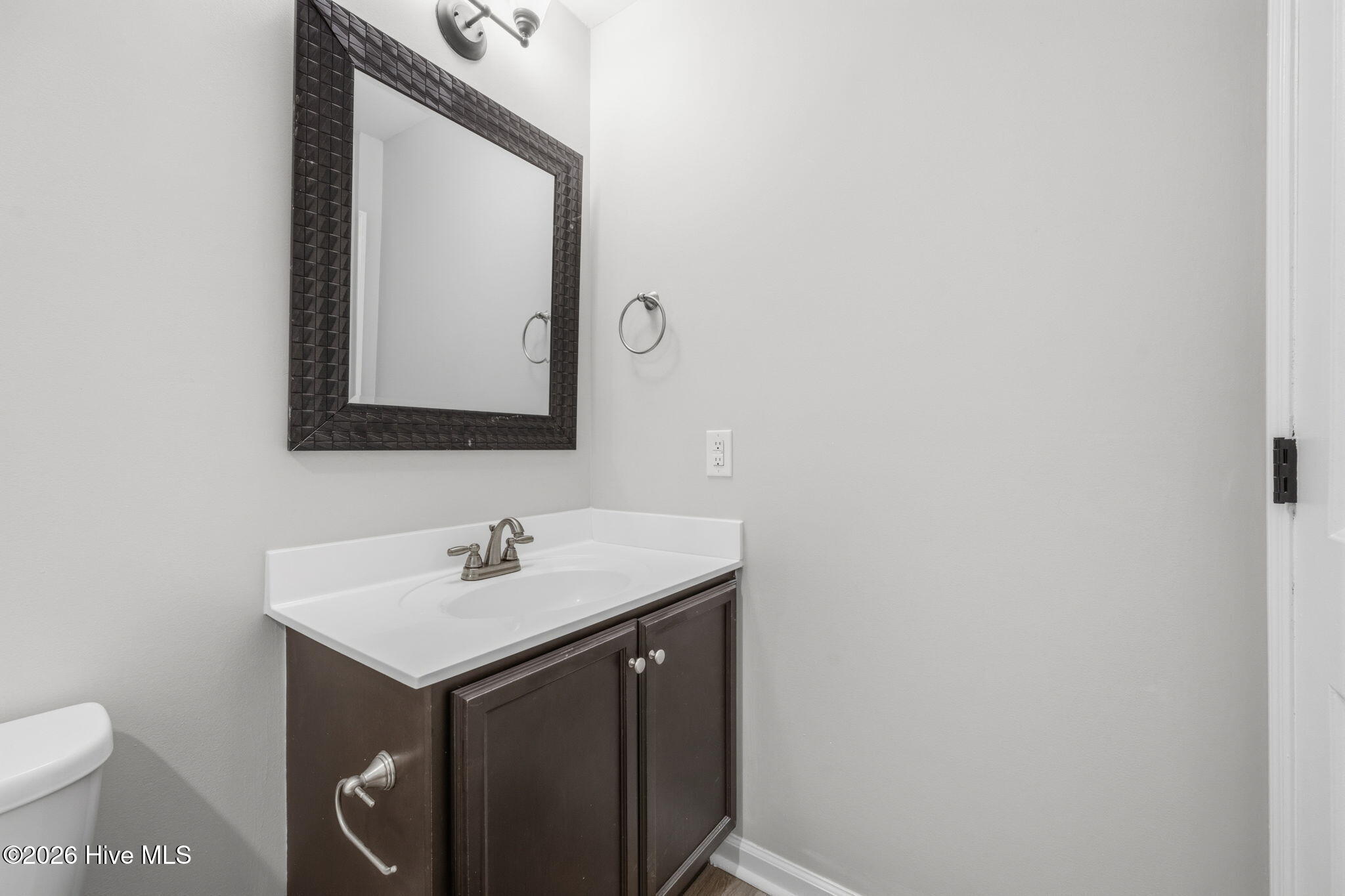 100558814 | Photo 27