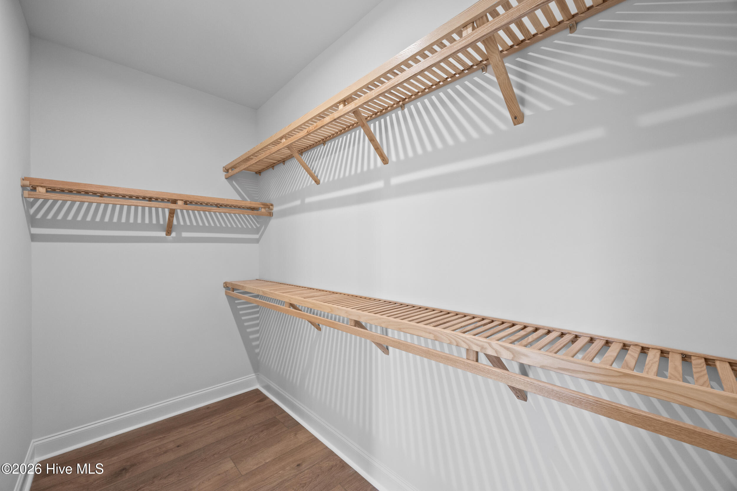 100533479 | Photo 24