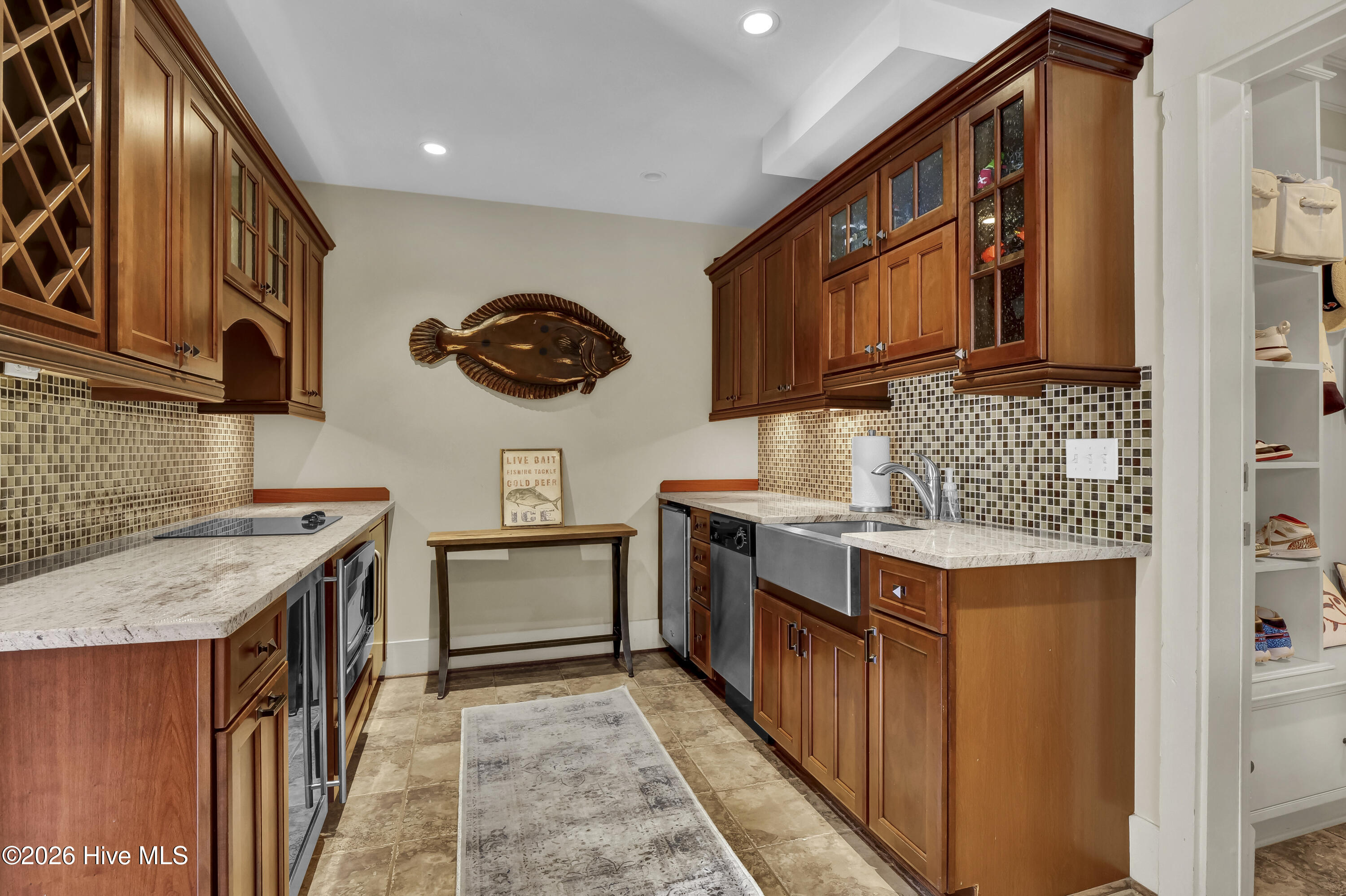 100552686 | Photo 42