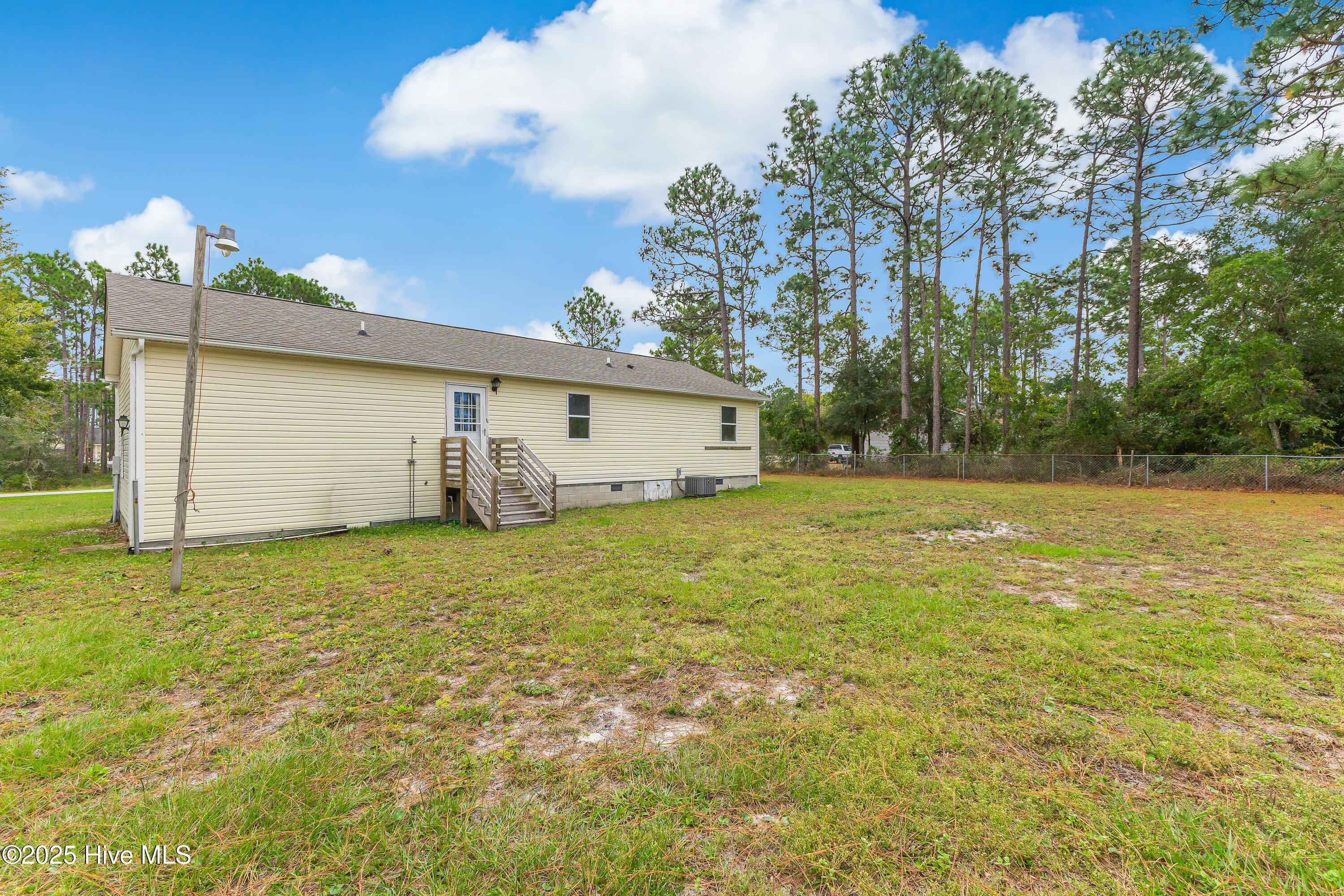 100528021 | Photo 25