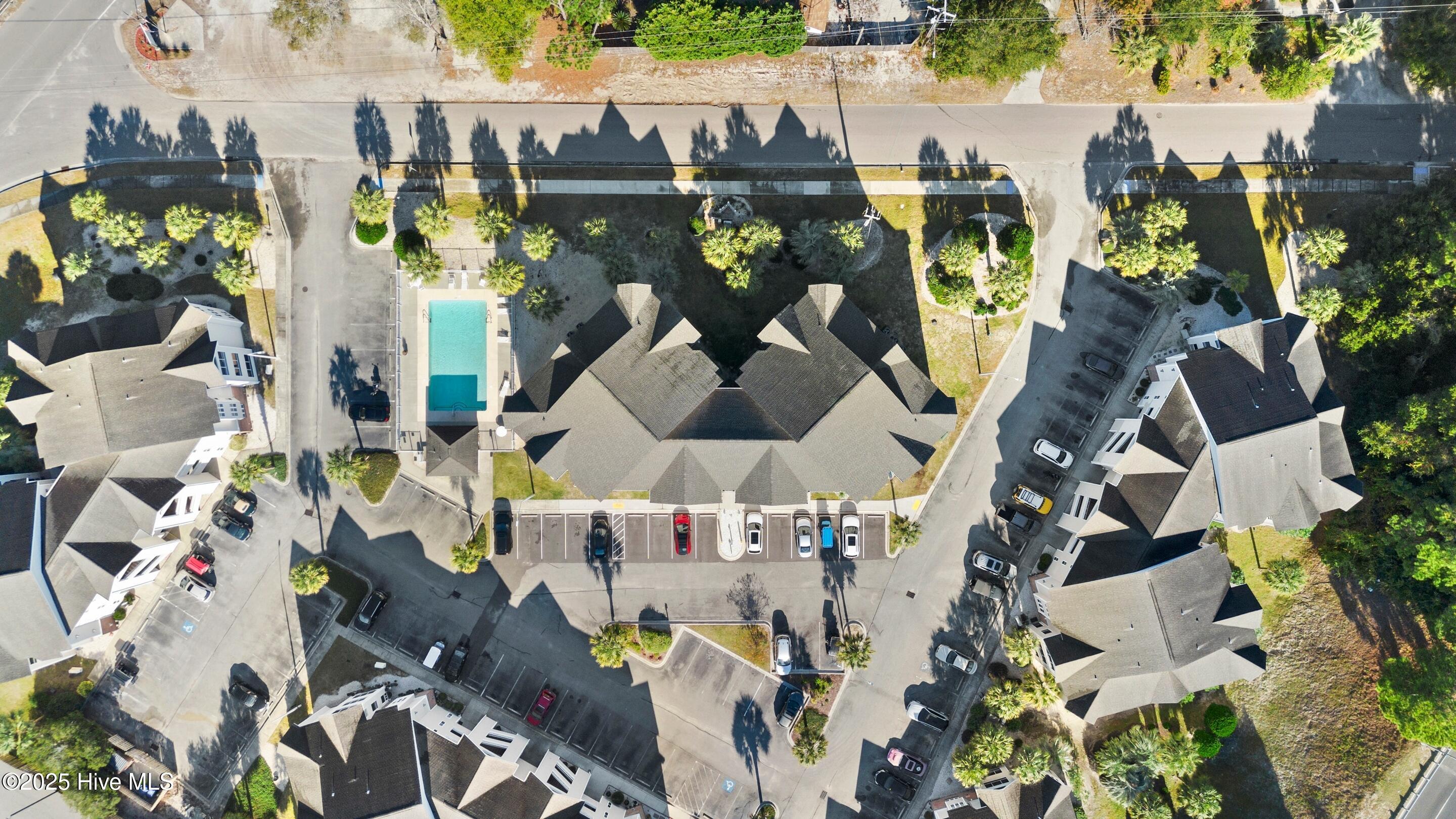 100542204 | Photo 44