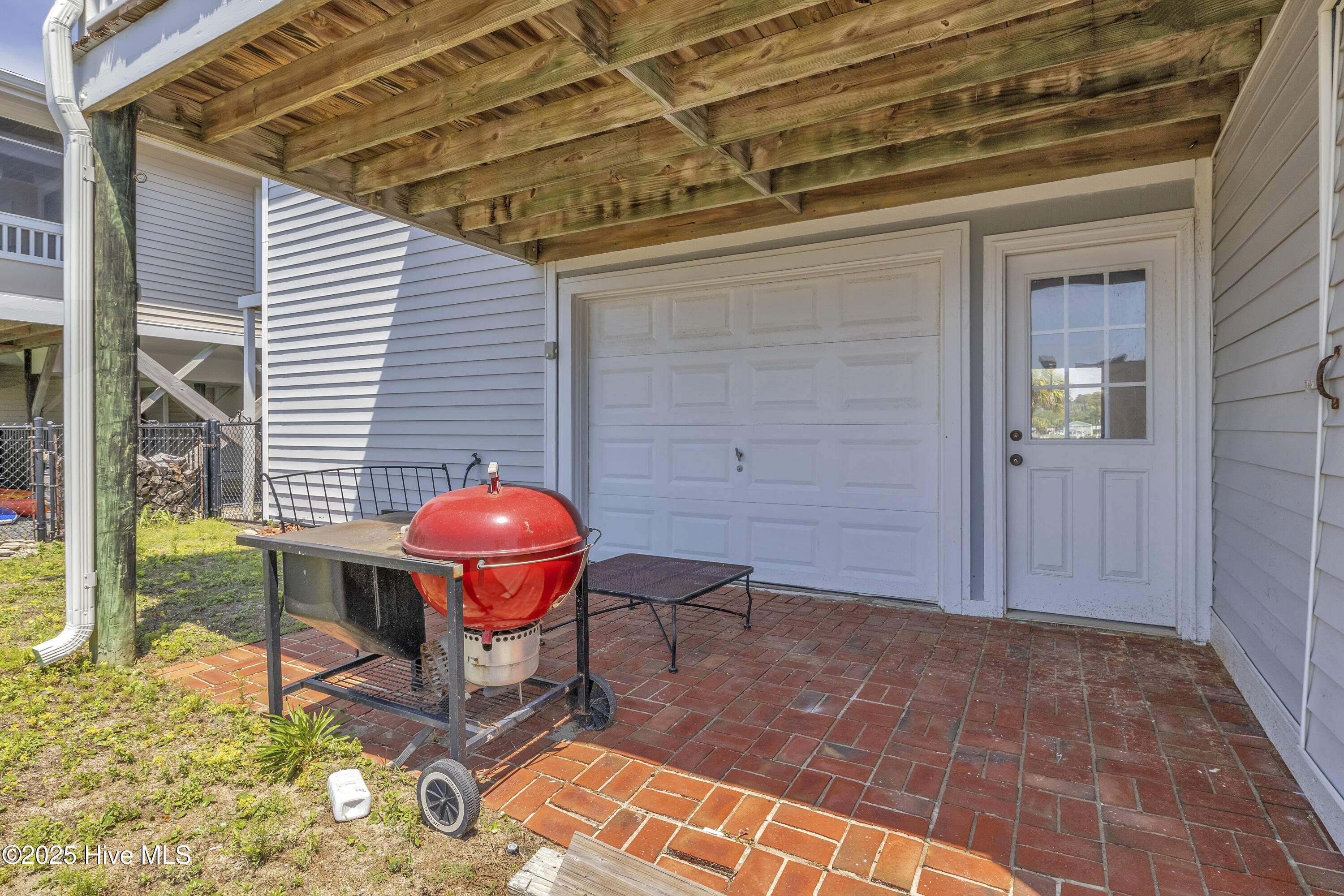 100545312 | Photo 45