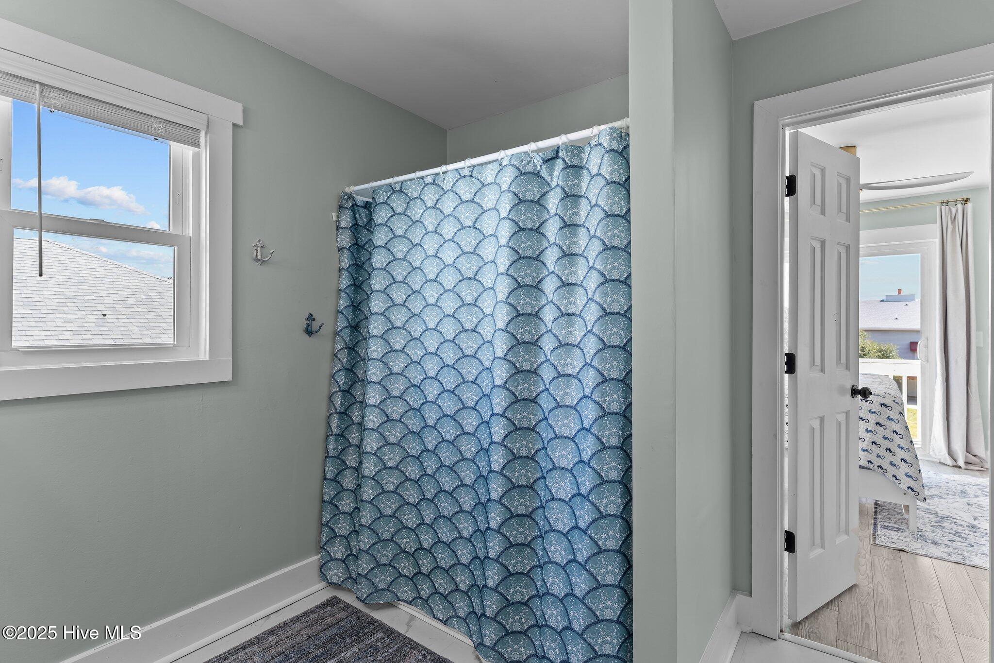 100526699 | Photo 29