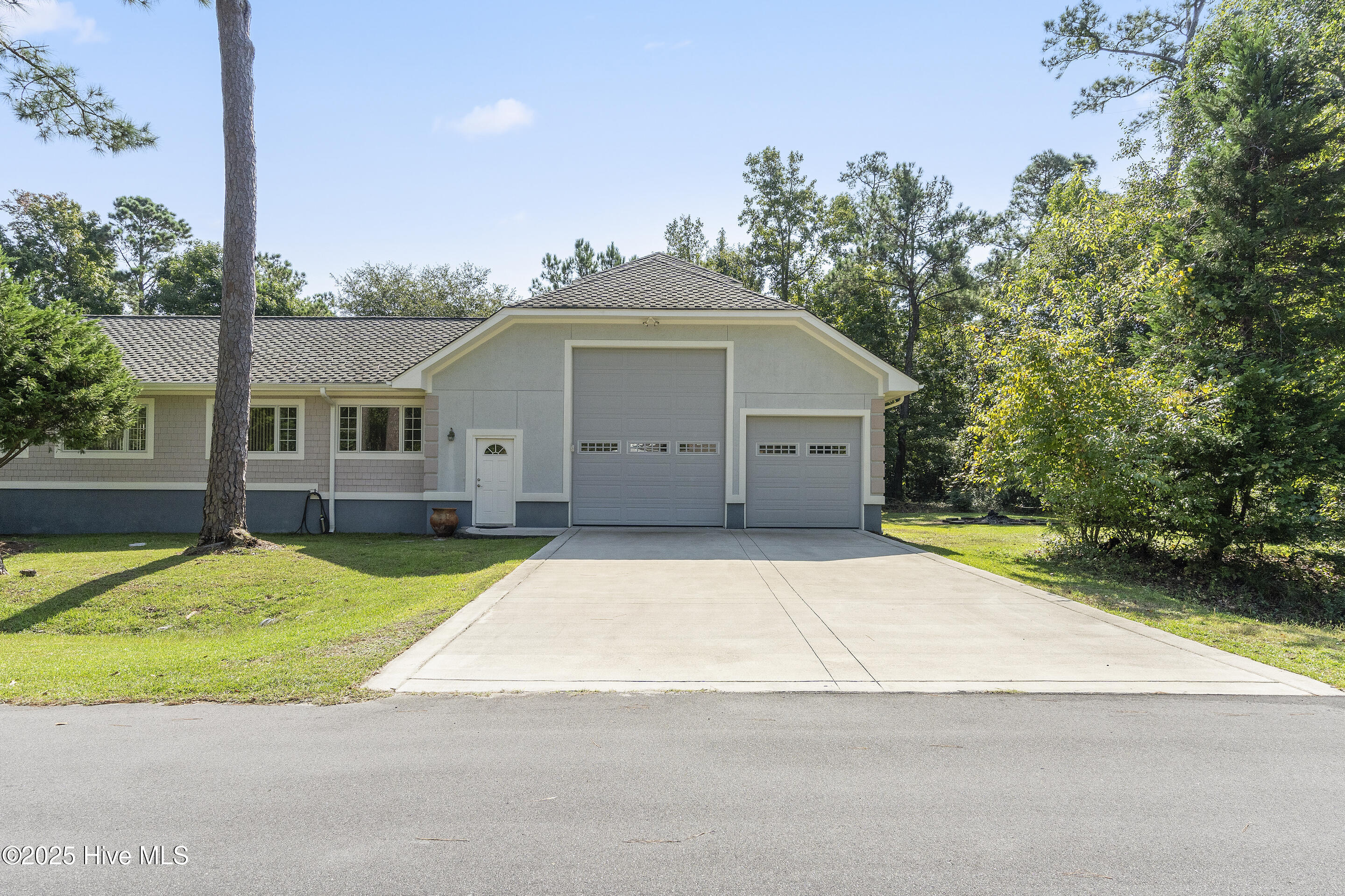 100569480 | Photo 76