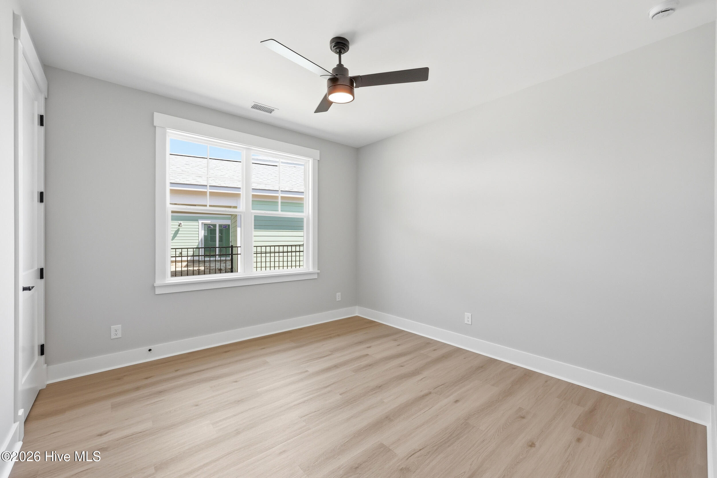 100551665 | Photo 29