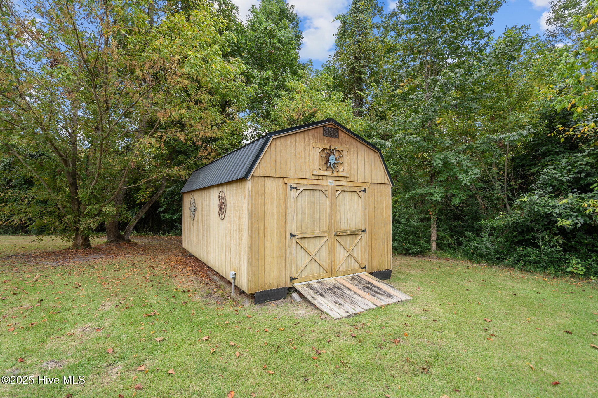 100532333 | Photo 83