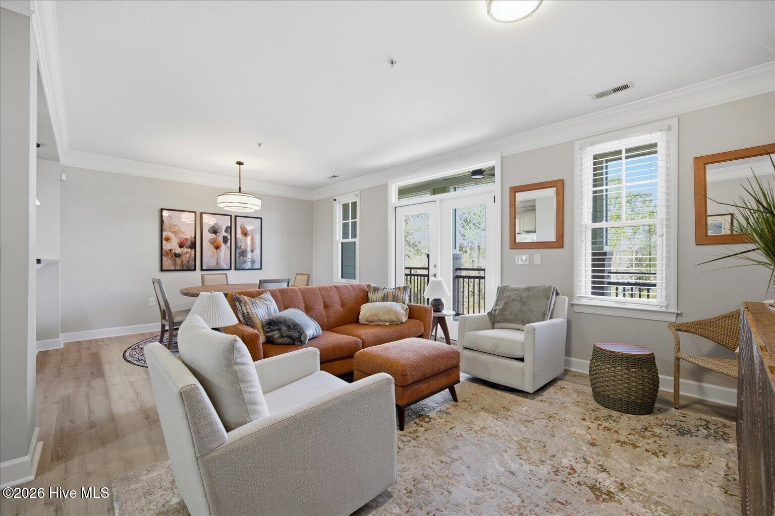 100561305 | Photo 10