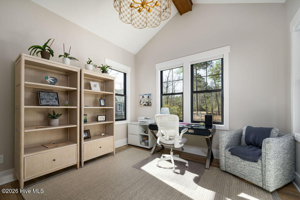 100558848 | Photo 34