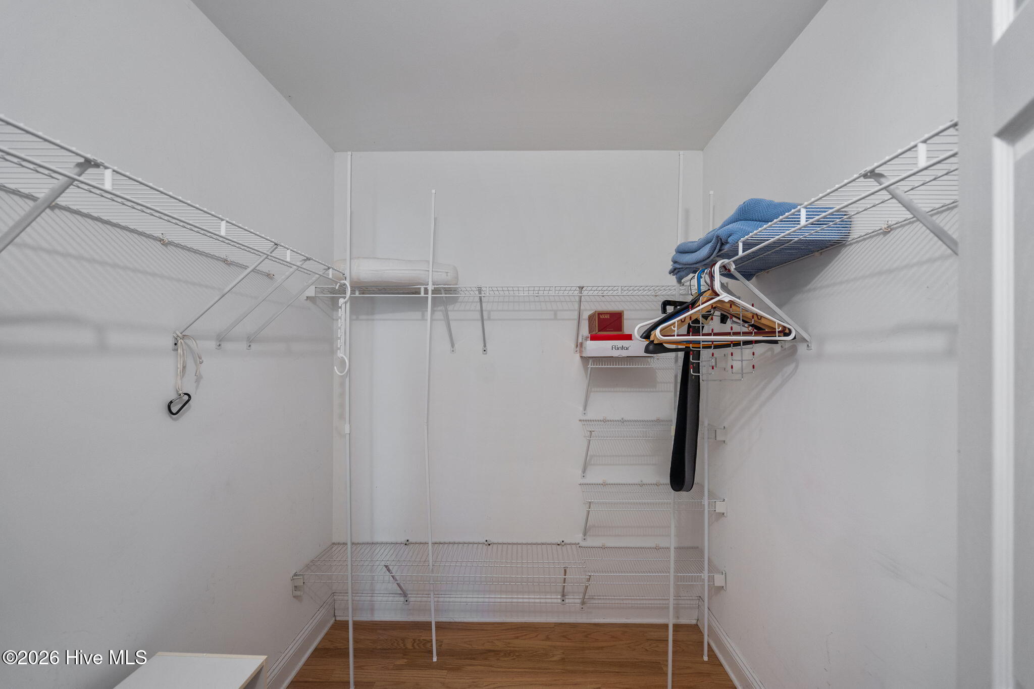 100552378 | Photo 43