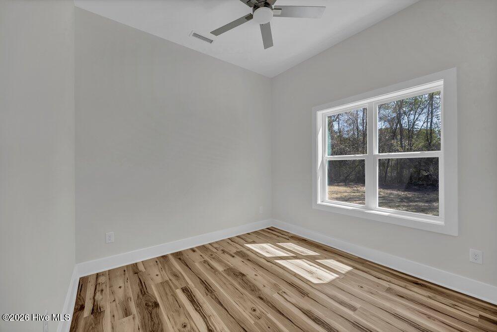 100561234 | Photo 21