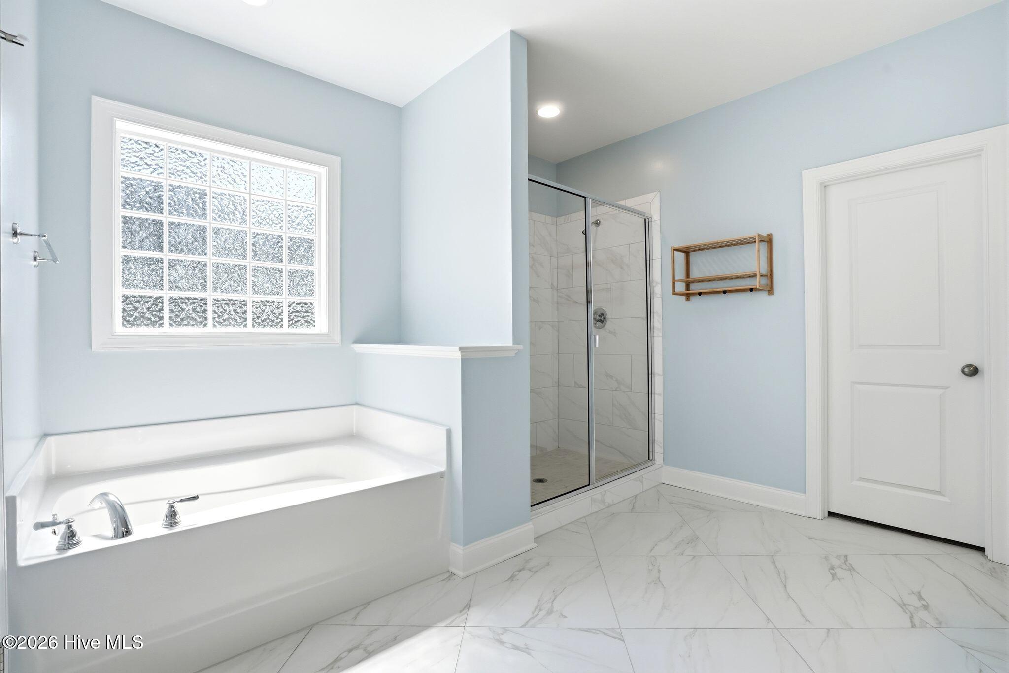 100562109 | Photo 48