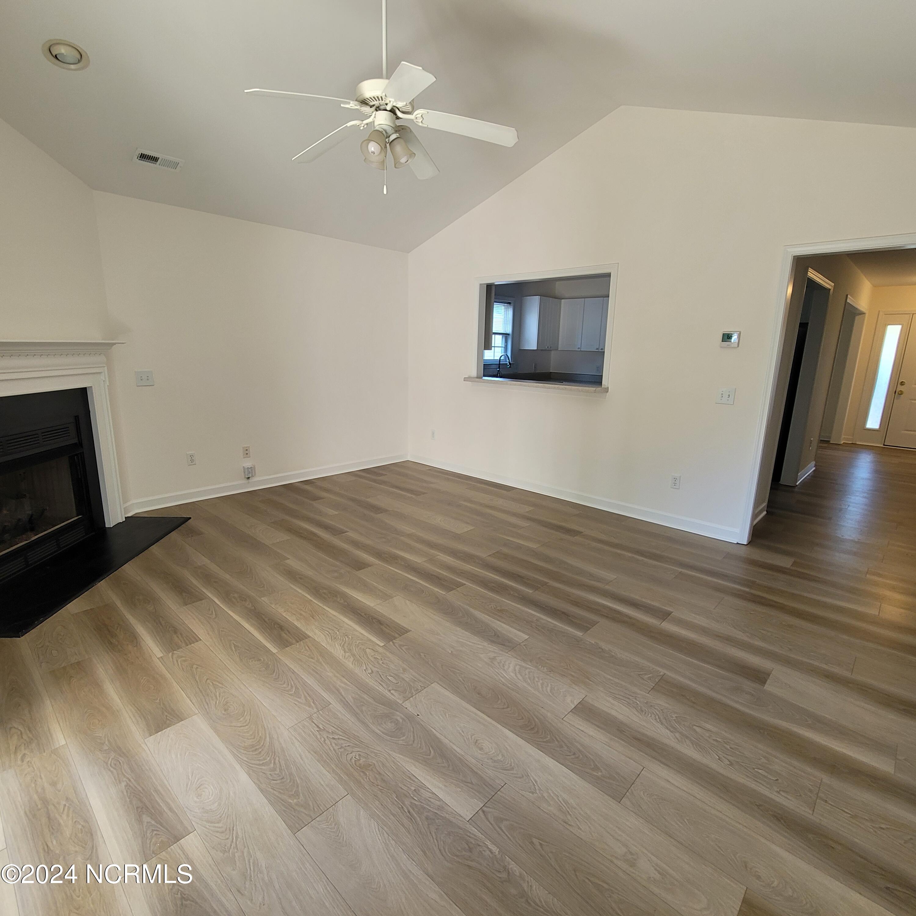 100550472 | Photo 10