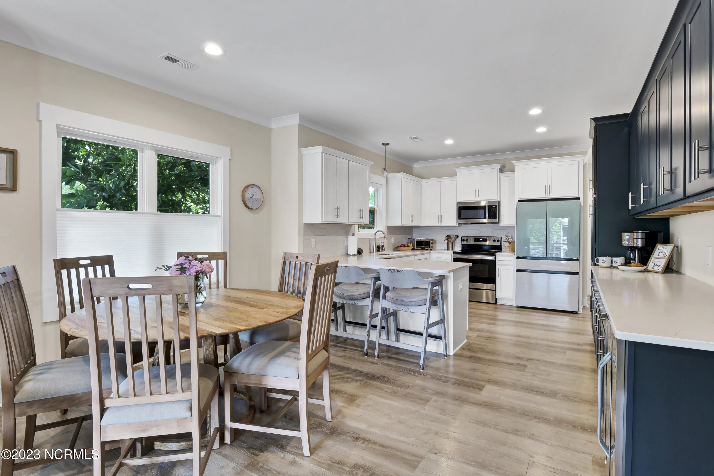 100526223 | Photo 17