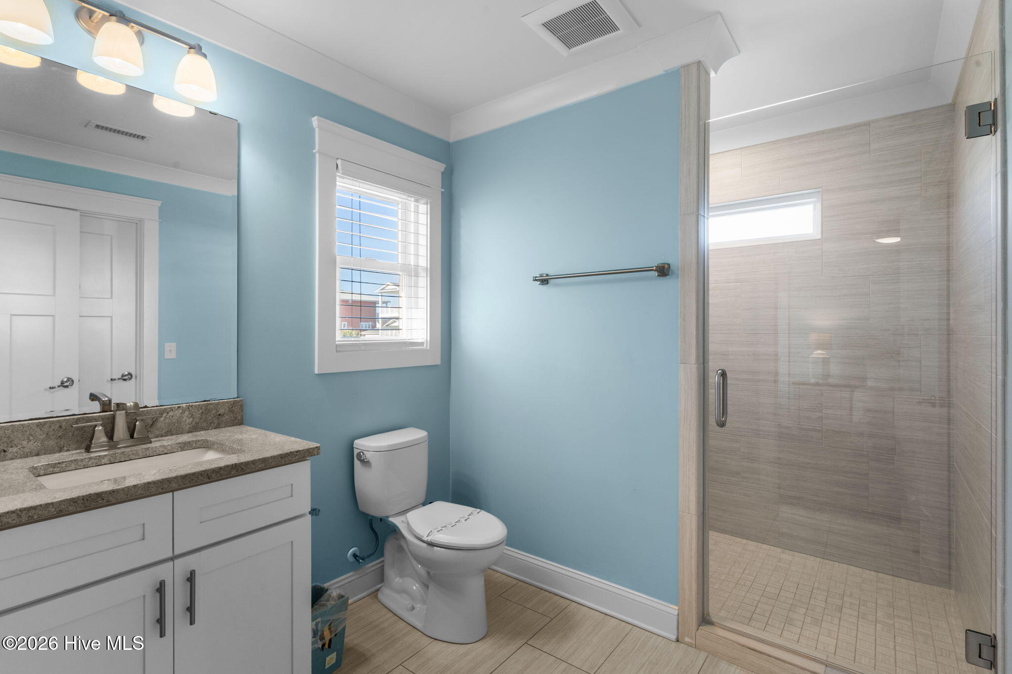 100551095 | Photo 26