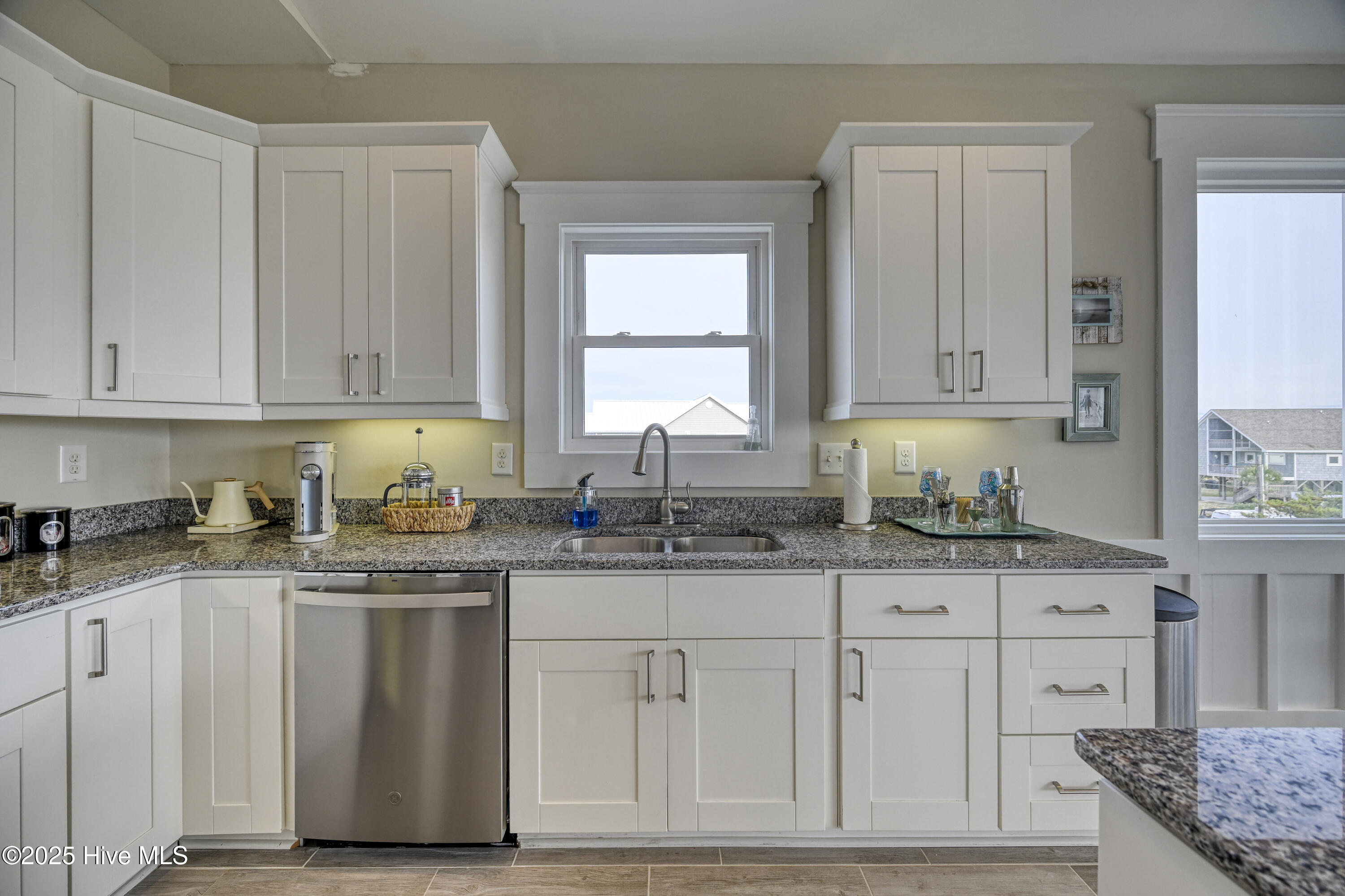 100543491 | Photo 33