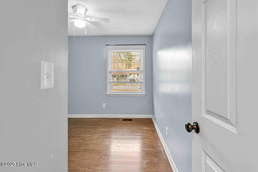 100546820 | Photo 20