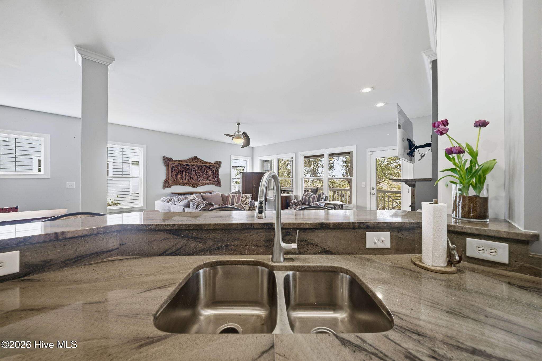 100566136 | Photo 26