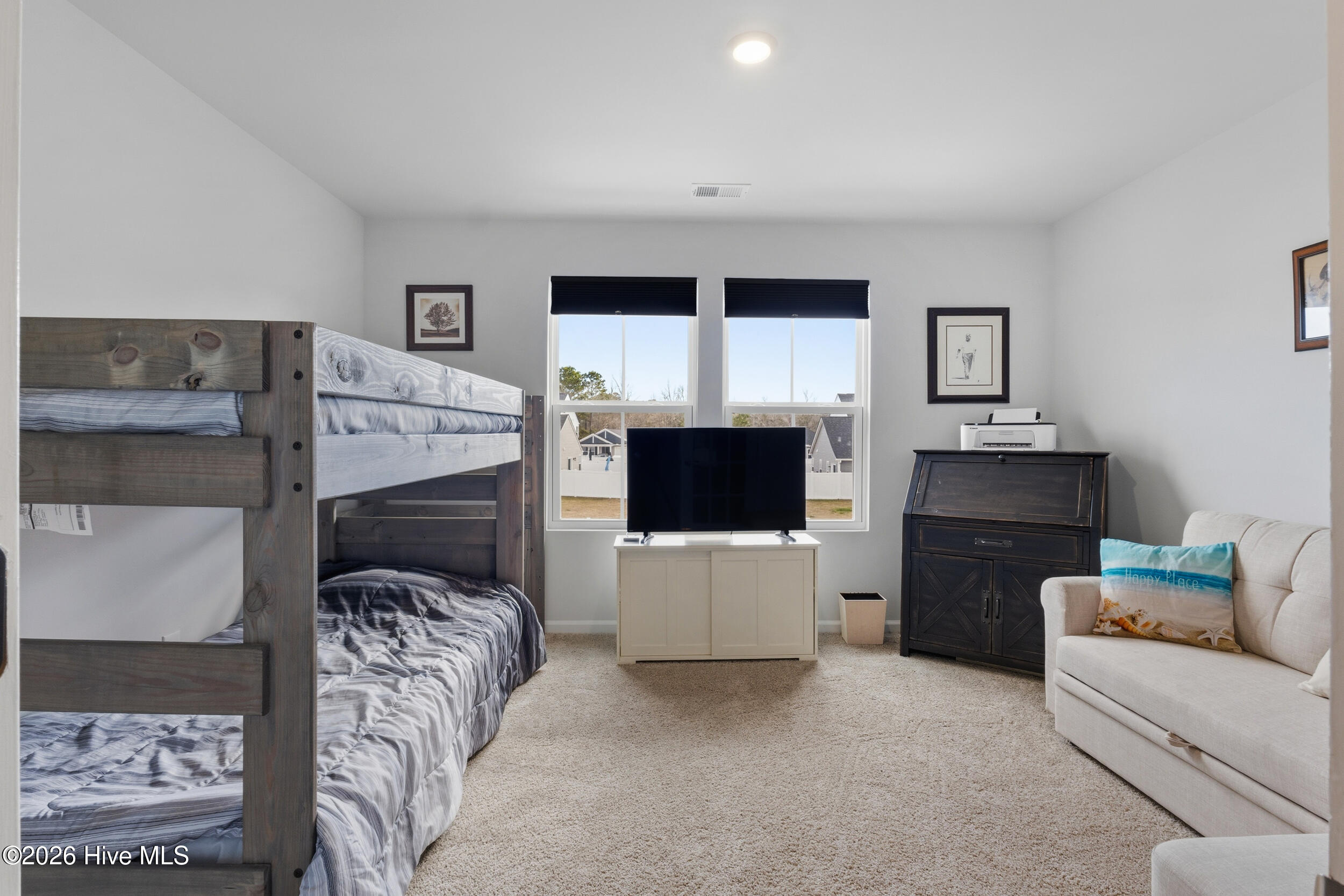 100558128 | Photo 31