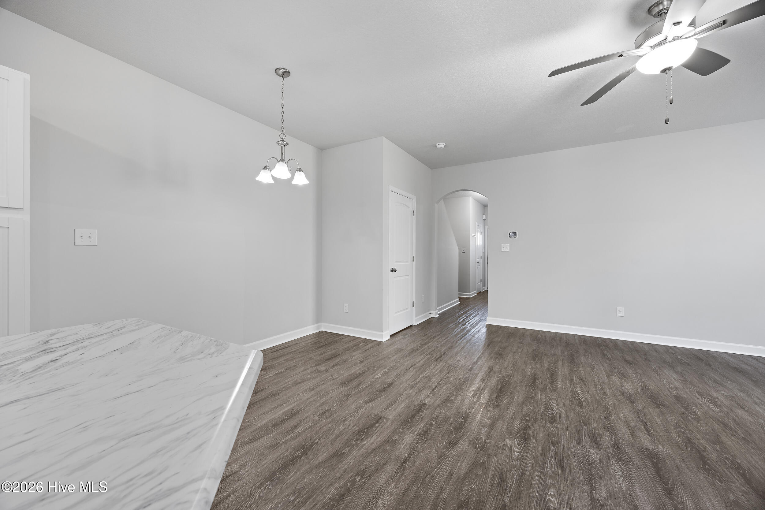 100557610 | Photo 14