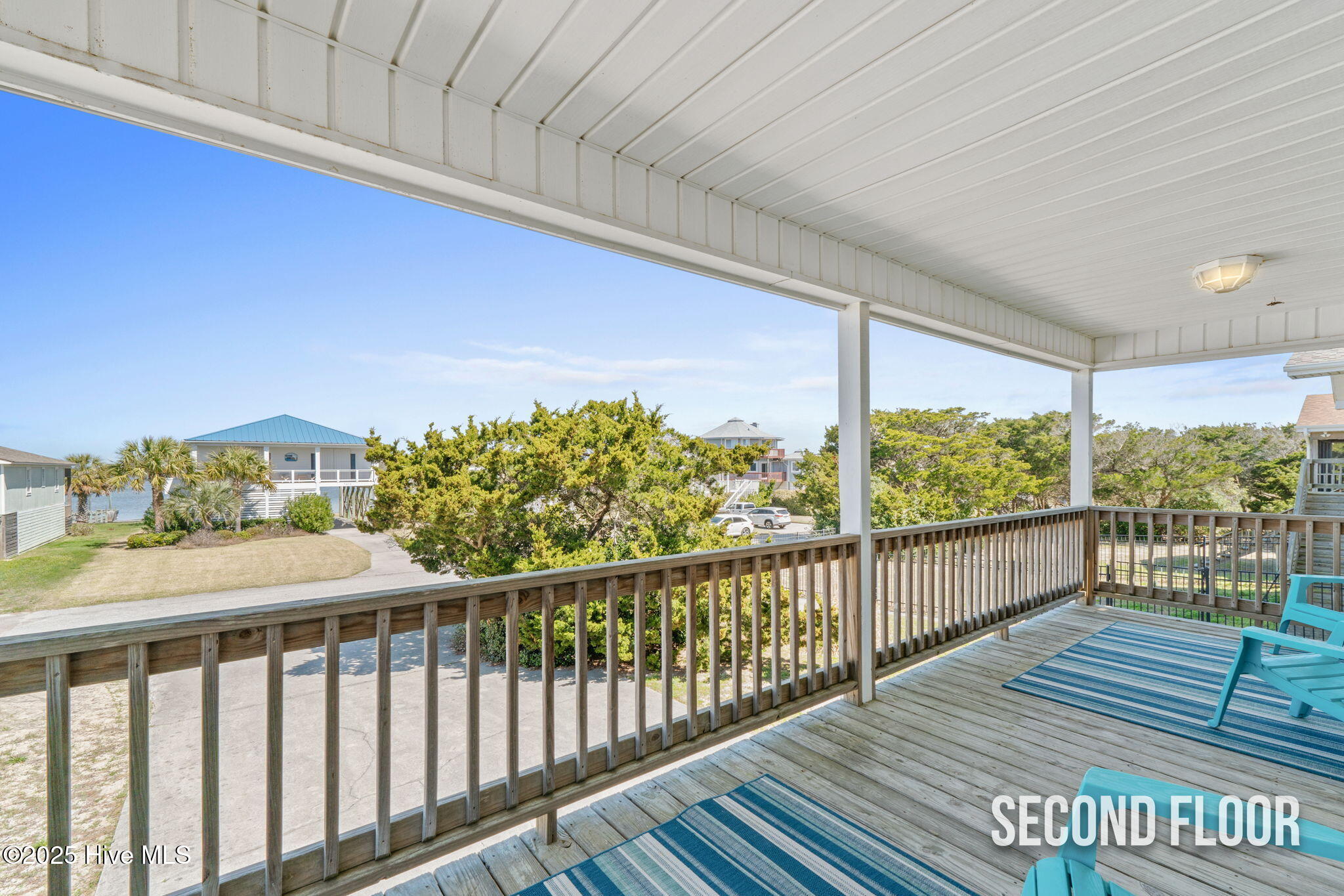 100532124 | Photo 42