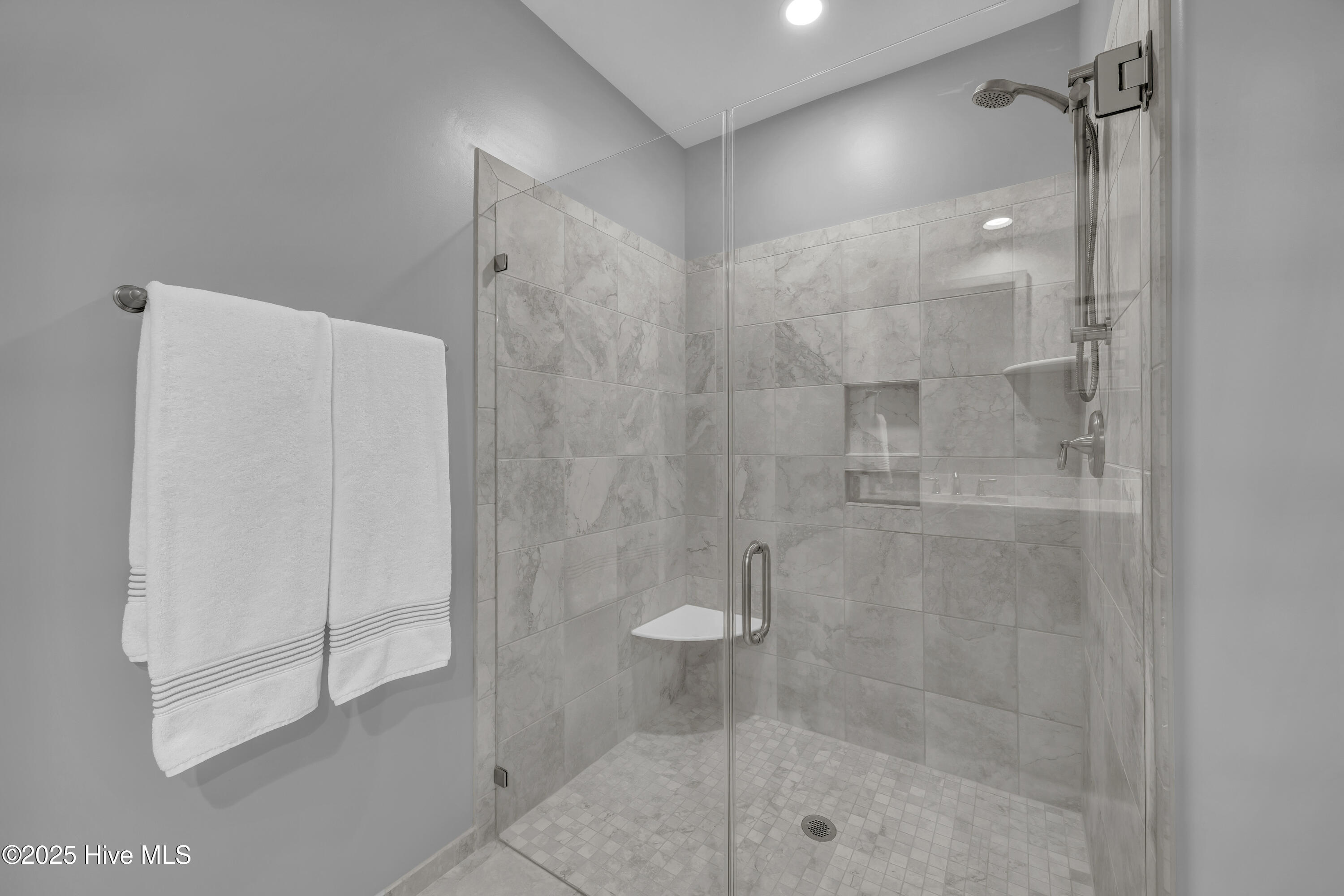 100544142 | Photo 18